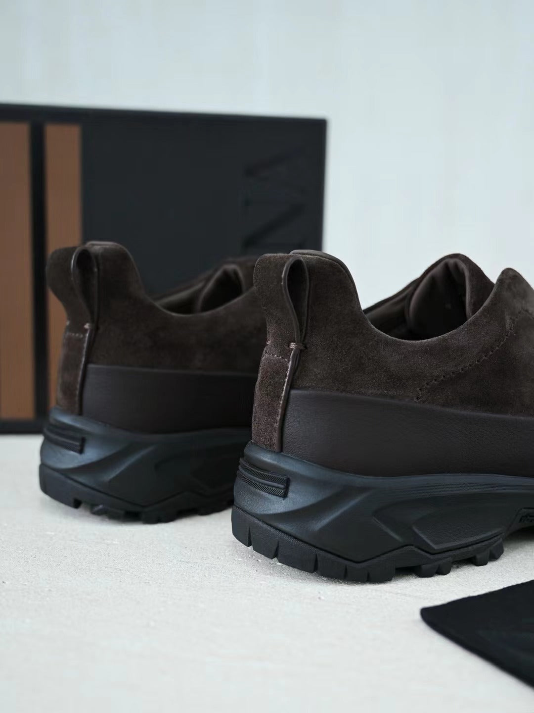ZEGNA Hybrid-Sneaker in Dunkelbraun – Veloursleder-Optik & robuste Trail-Sohle