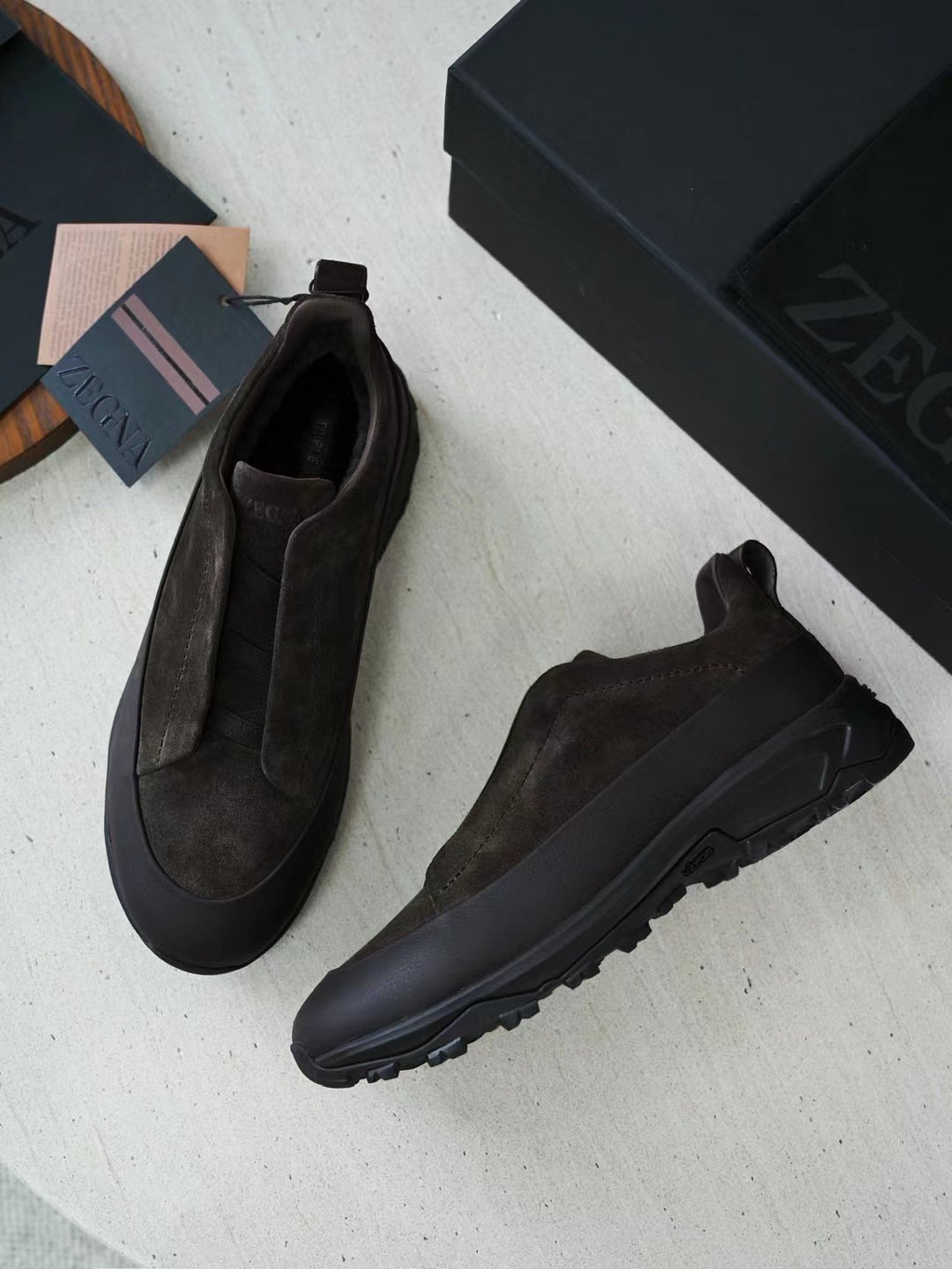 ZEGNA Hybrid-Sneaker in Dunkelbraun – Veloursleder-Optik & robuste Trail-Sohle