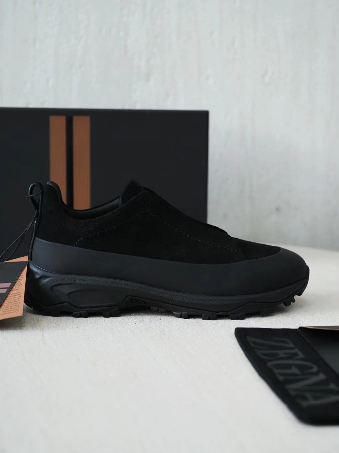 ZEGNA Hybrid-Sneaker in Schwarz – Veloursleder-Optik & robuste Outdoor-Sohle