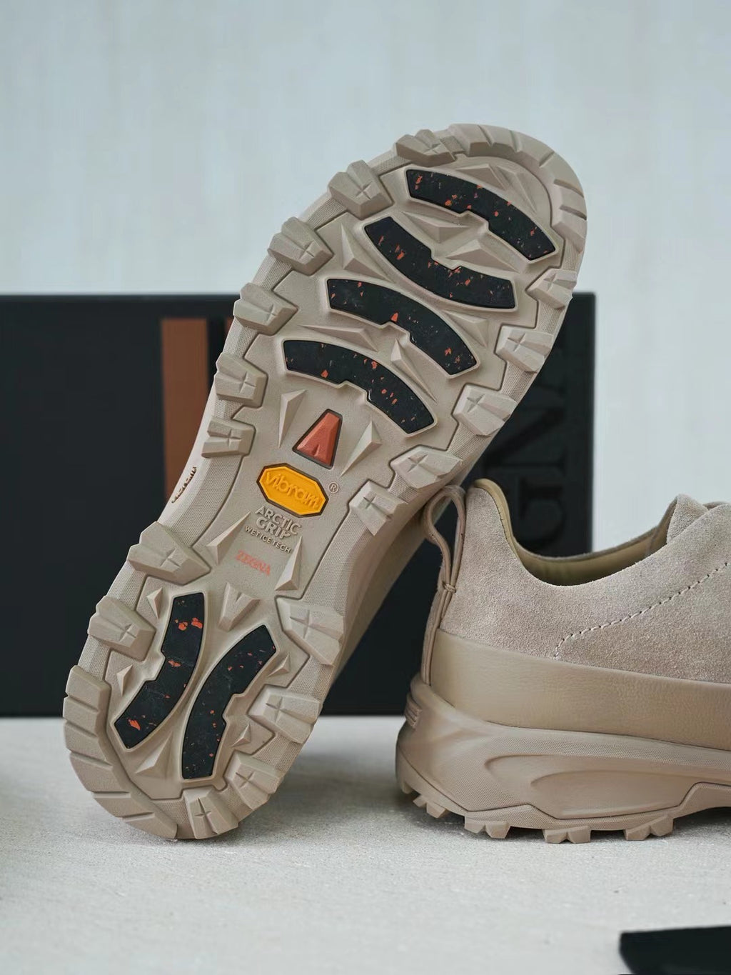 ZEGNA Hybrid-Sneaker in Beige – Robust & Premium Veloursleder-Optik