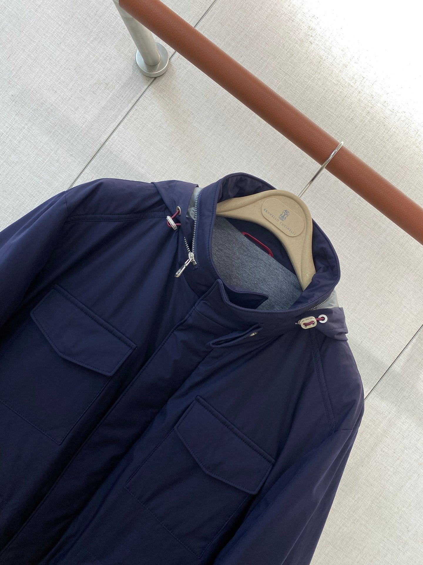 Brunello Cucinelli Herrenjacke mit Kapuze – Navyblaues Luxusdesign für Herbst & Winter