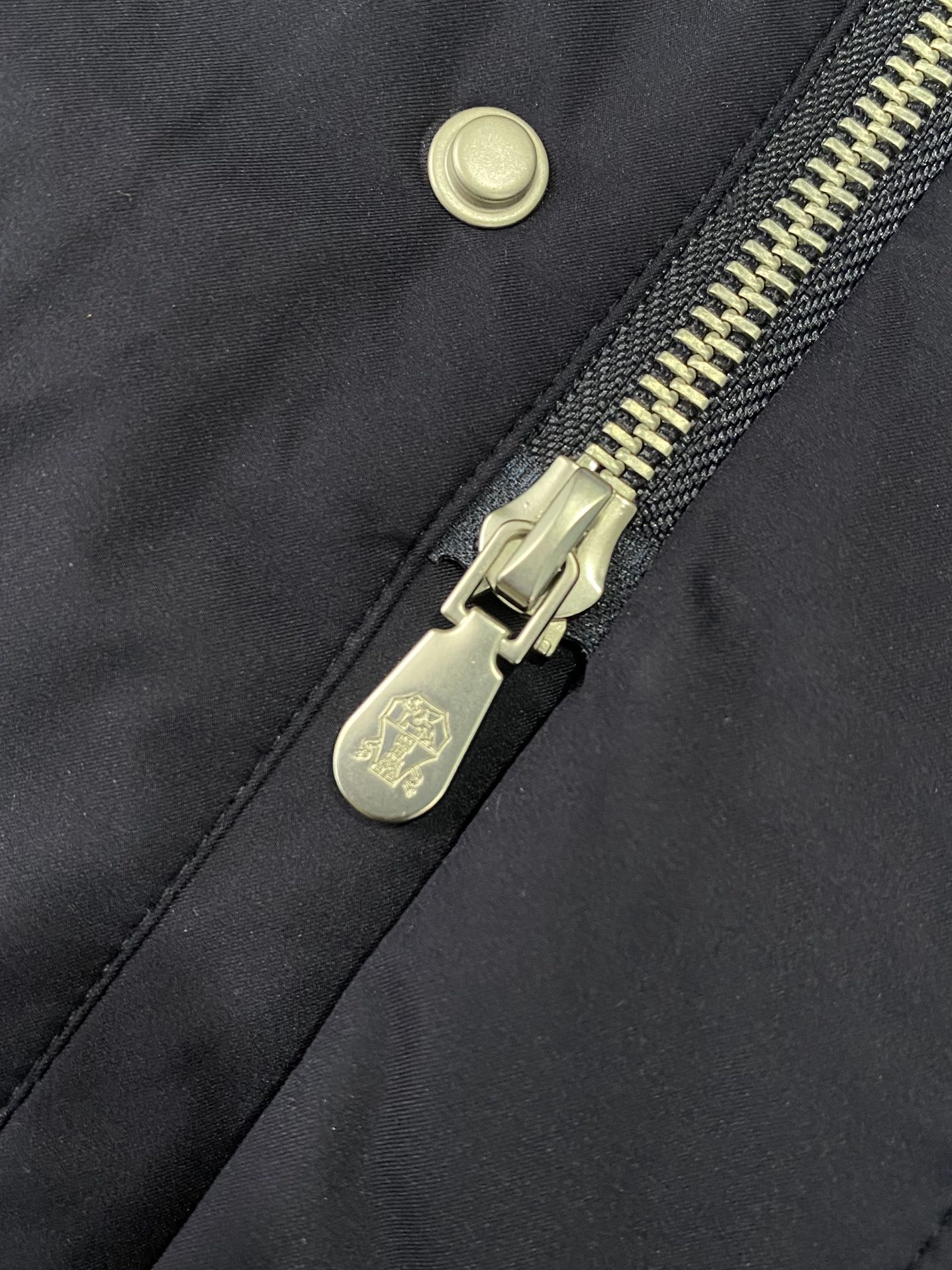 Brunello Cucinelli Herrenjacke mit Kapuze – Navyblaues Luxusdesign für Herbst & Winter