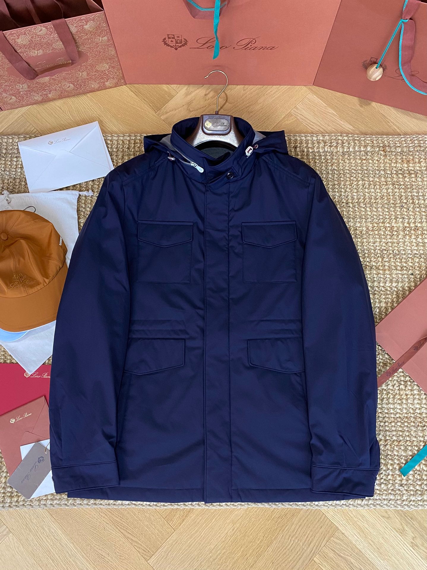 Brunello Cucinelli Herrenjacke mit Kapuze – Navyblaues Luxusdesign für Herbst & Winter
