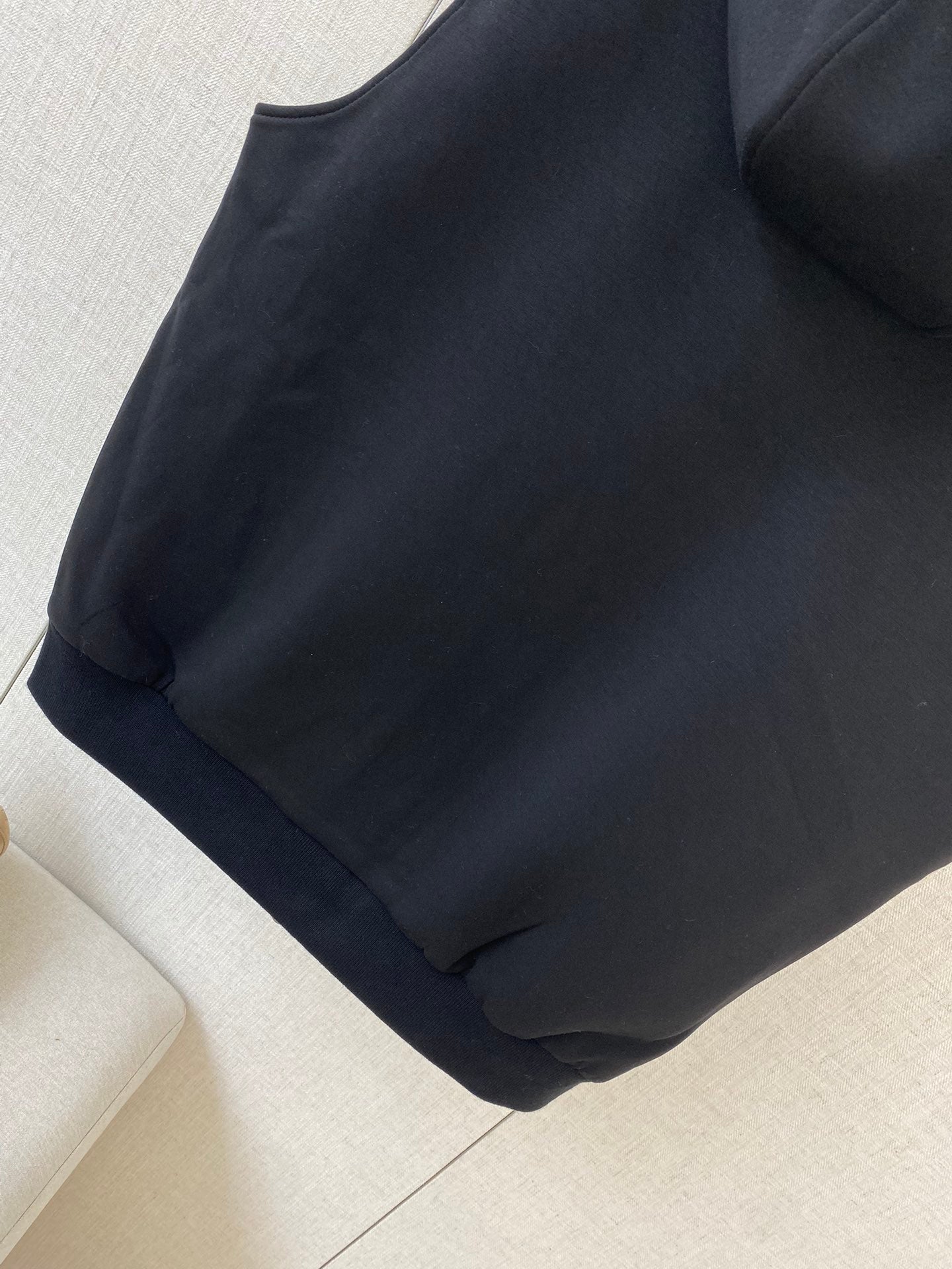 Brunello Cucinelli Kapuzenweste In Dunkelblau Mit Zwei-Wege-Reißverschluss und Kontrastpaspeln