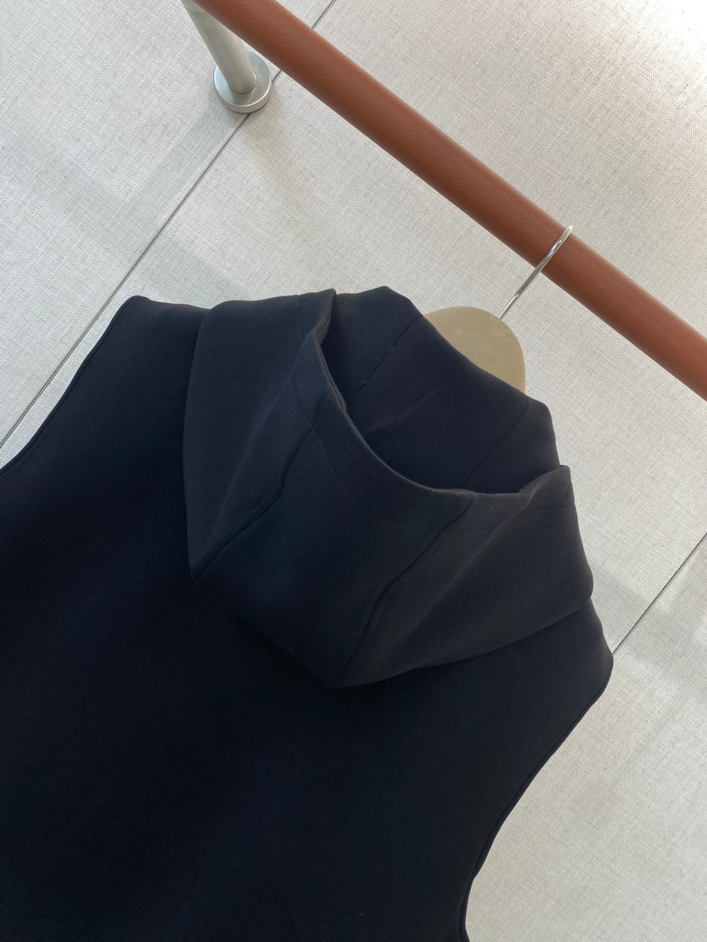 Brunello Cucinelli Kapuzenweste In Dunkelblau Mit Zwei-Wege-Reißverschluss und Kontrastpaspeln