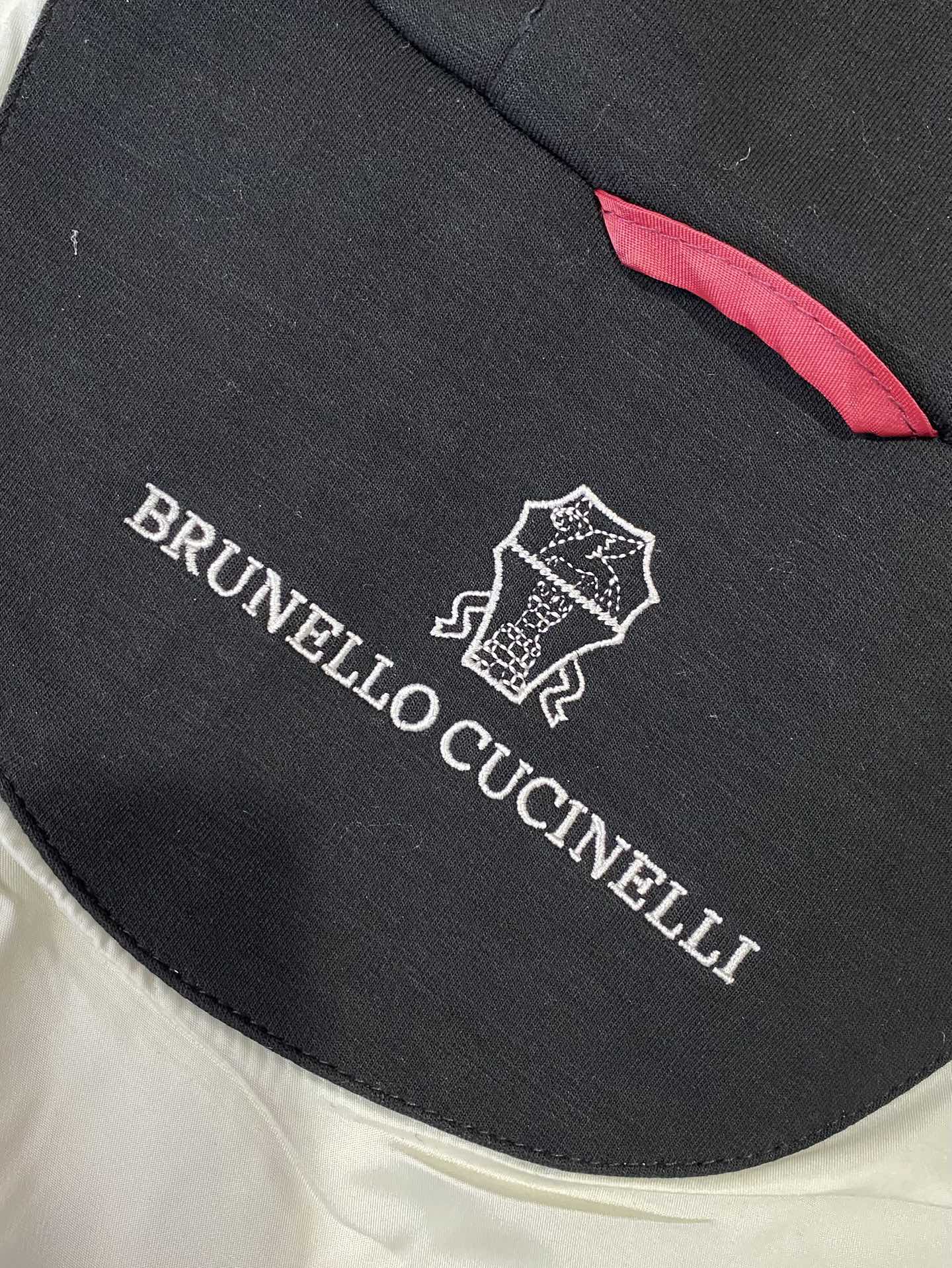 Brunello Cucinelli Kapuzenweste In Dunkelblau Mit Zwei-Wege-Reißverschluss und Kontrastpaspeln