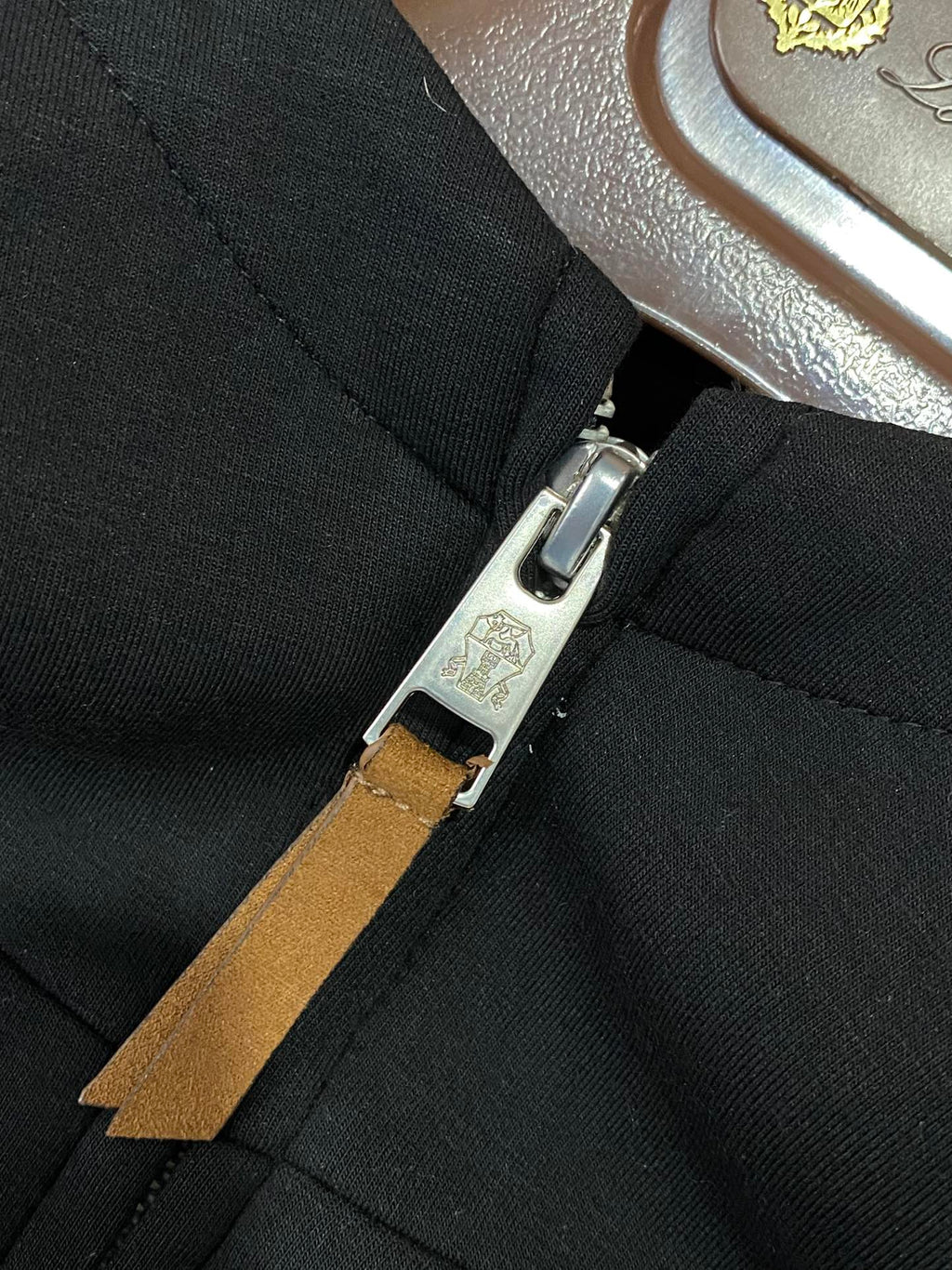 Brunello Cucinelli Kapuzenweste In Dunkelblau Mit Zwei-Wege-Reißverschluss und Kontrastpaspeln