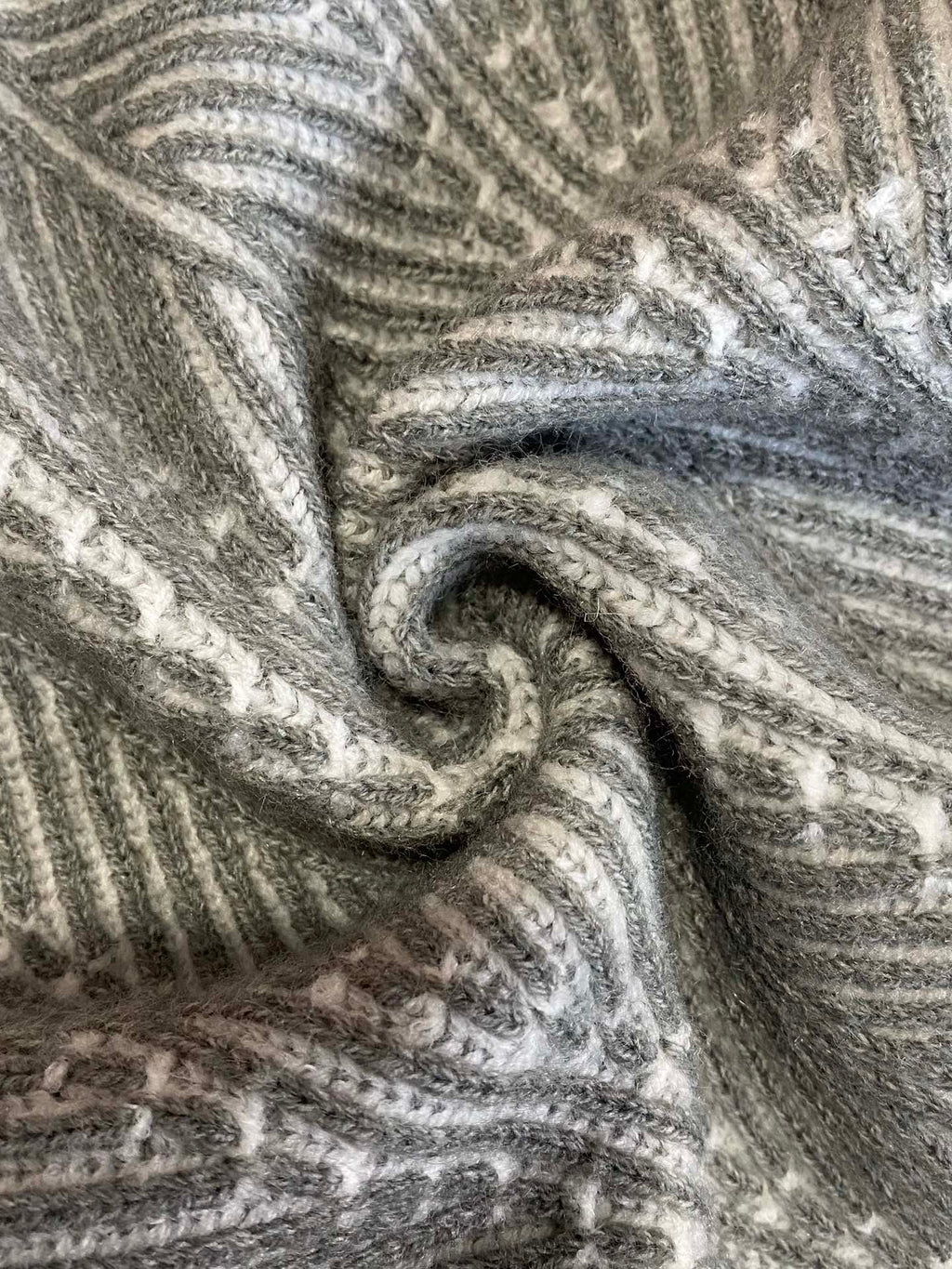 Brunello Cucinelli Strickjacke in Hellgrau mit Stehkragen und Zwei-Wege-Reißverschluss