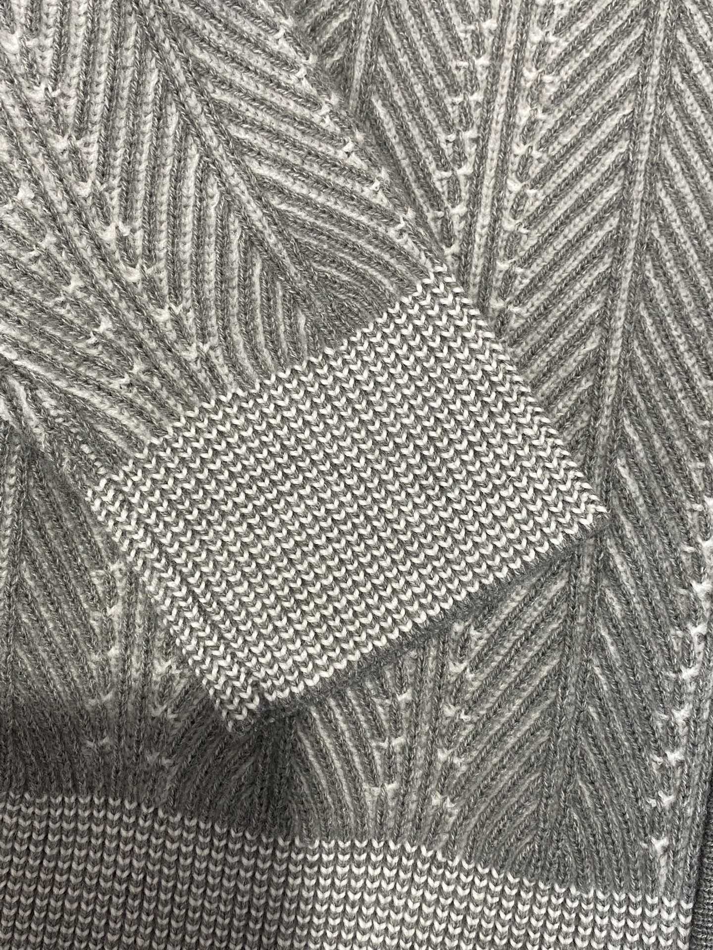 Brunello Cucinelli Strickjacke in Hellgrau mit Stehkragen und Zwei-Wege-Reißverschluss