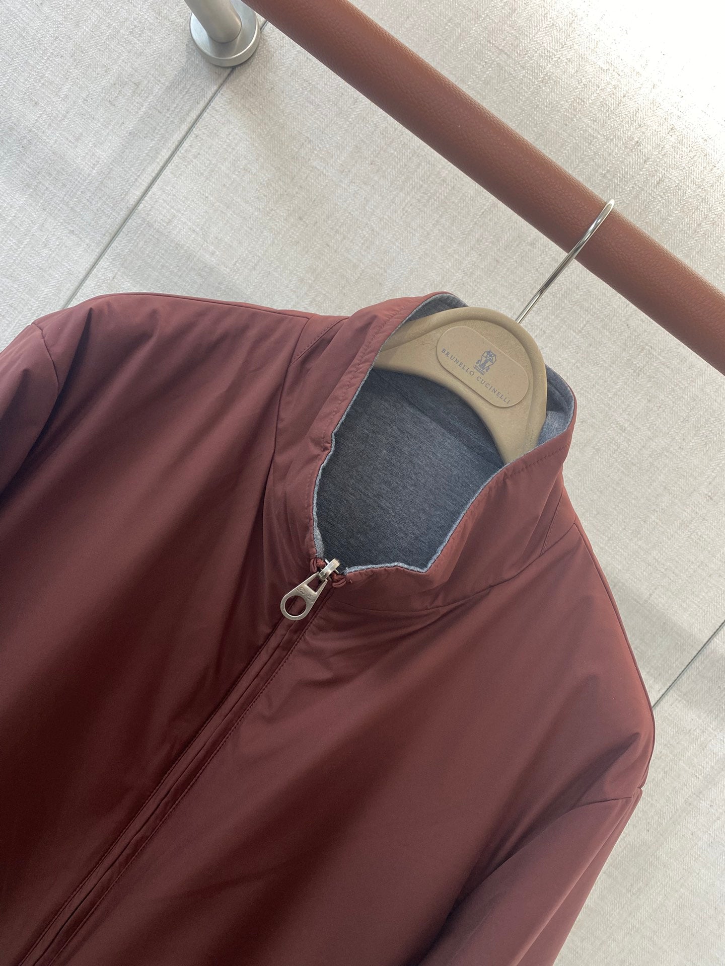 Brunello Cucinelli Herren Leichtjacke in Bordeaux