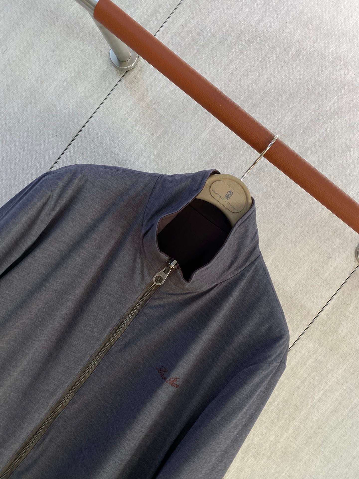 Brunello Cucinelli Herren Leichtjacke in Grau – Elegante Übergangsjacke