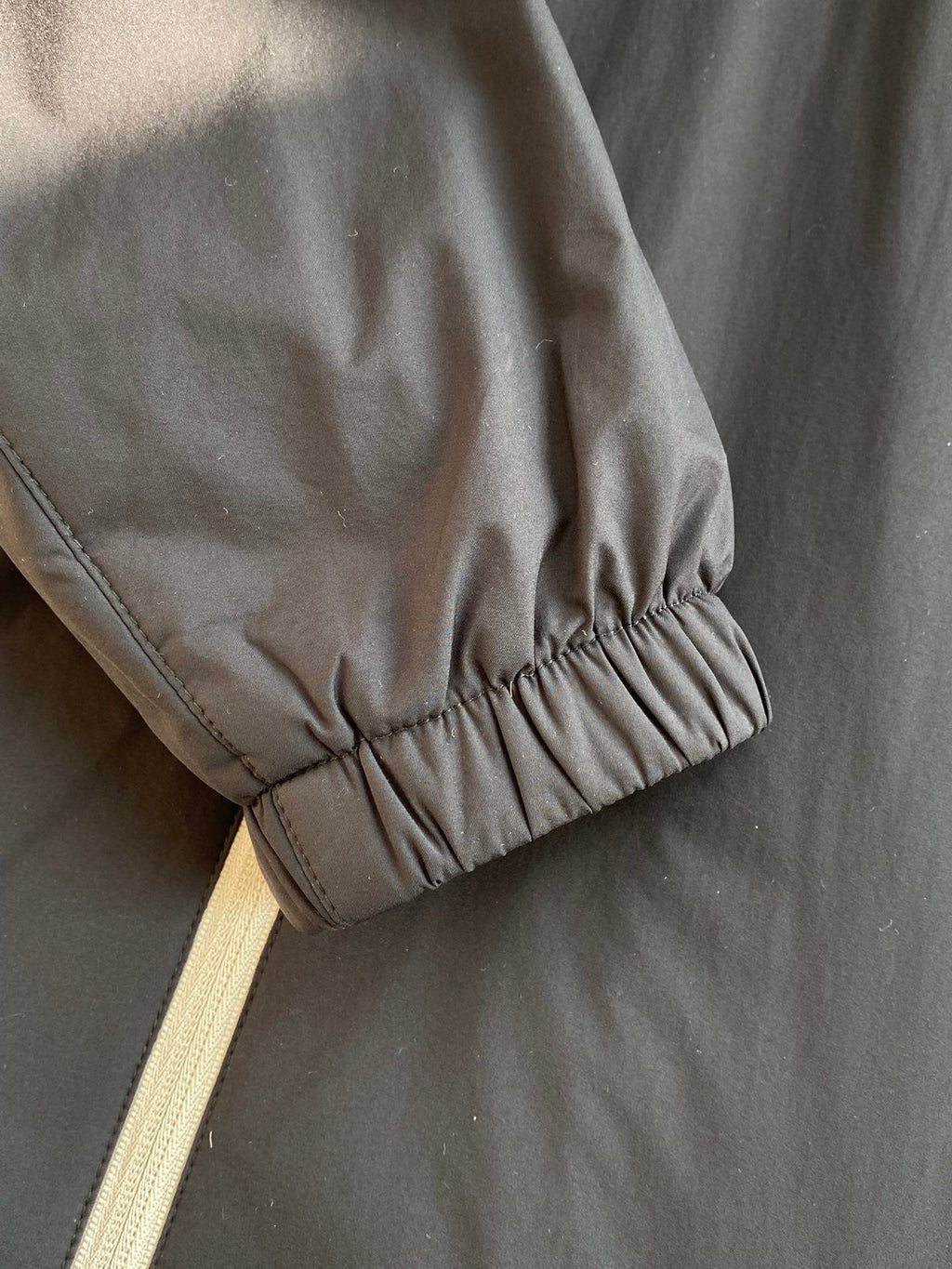 Brunello Cucinelli Jacke in Braun mit Stehkragen, Reißverschluss und warmem Innenfutter