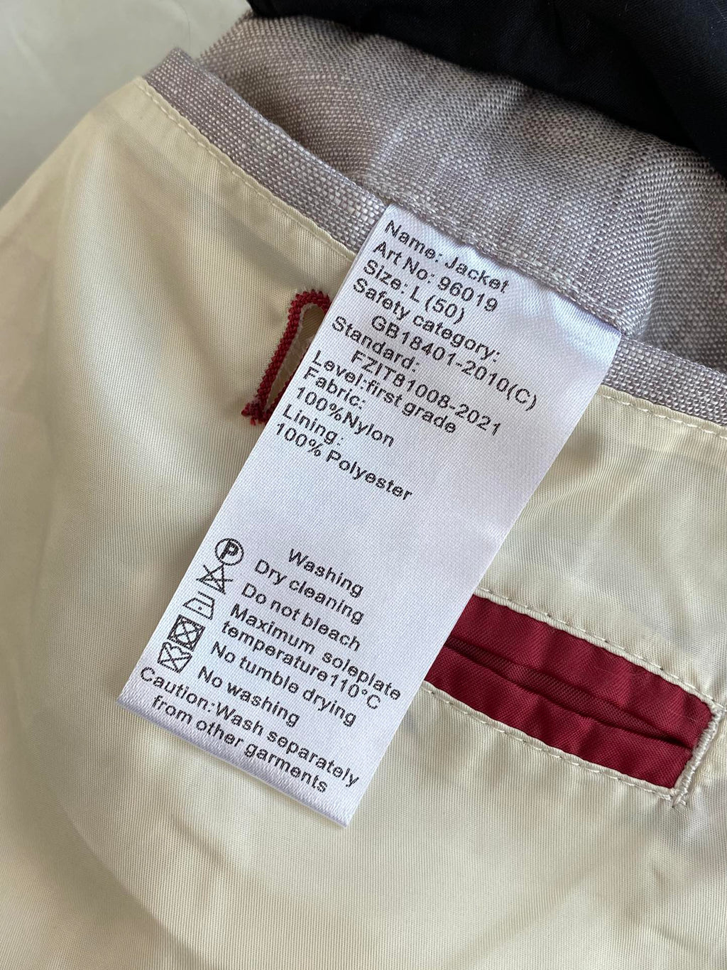 Brunello Cucinelli Jacke in Braun mit Stehkragen, Reißverschluss und warmem Innenfutter