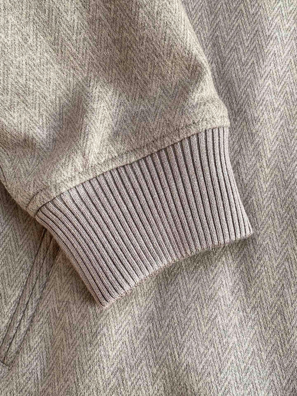 Brunello Cucinelli Jacke In Braun Mit Stehkragen, Warmem Innenfutter und Reißverschluss