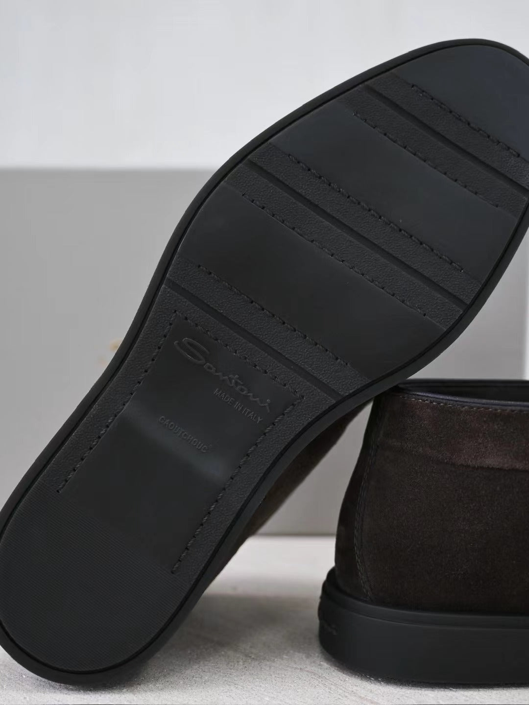 Loro Piana Slip-On Schuhe in Dunkelbraun – Premium Veloursleder-Optik