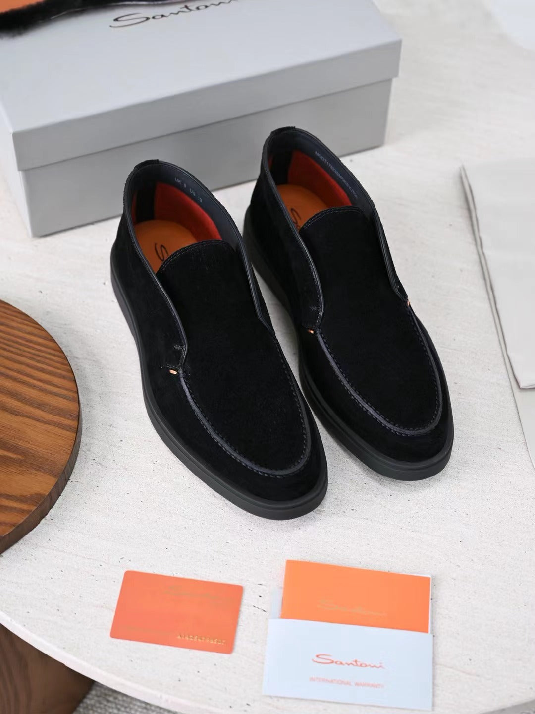 Loro Piana Slip-On Schuhe in Schwarz – Premium Veloursleder-Optik