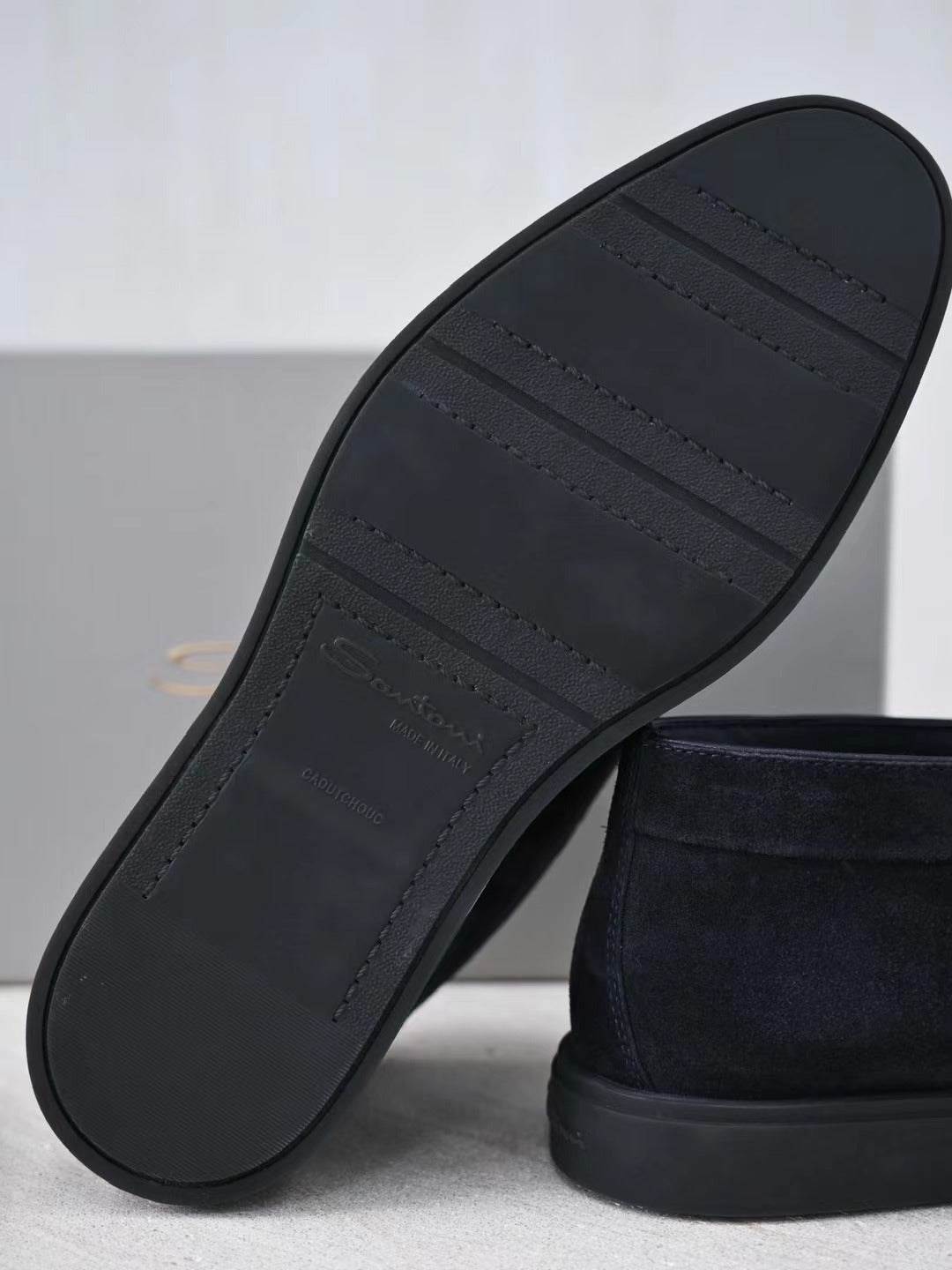 Loro Piana Slip-On Schuhe in Dunkelblau – Premium Veloursleder-Optik