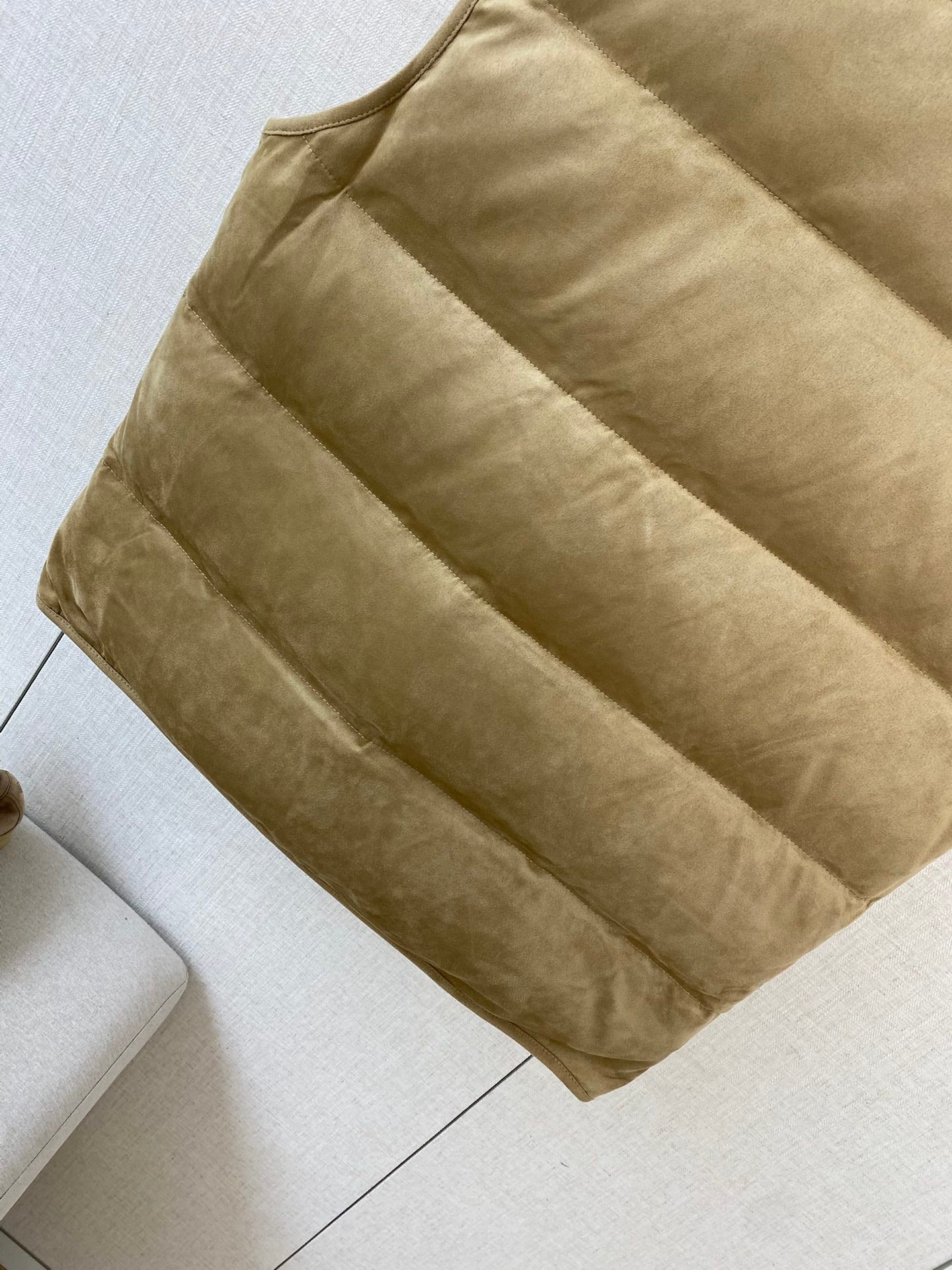 ZEGNA Daunenweste aus Wildleder in Beige
