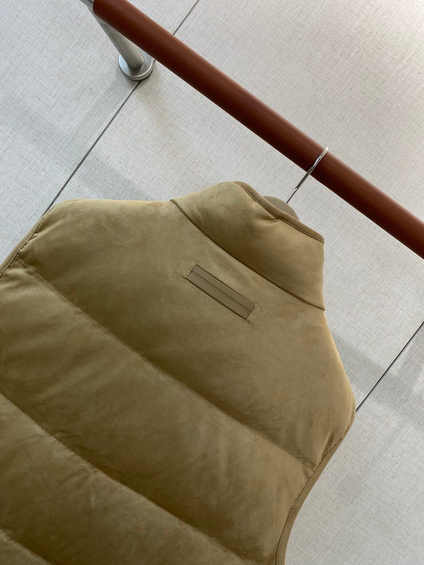 ZEGNA Daunenweste aus Wildleder in Beige