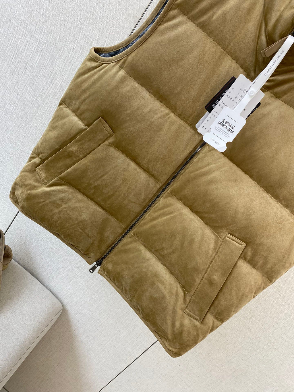 ZEGNA Daunenweste aus Wildleder in Beige