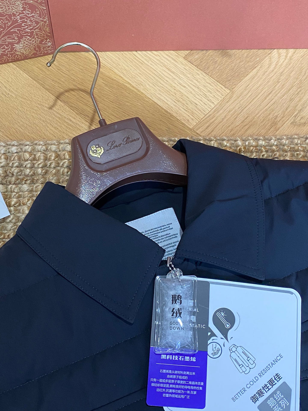 Brunello Cucinelli Steppjacke in Dunkelblau mit Druckknöpfen und Brusttaschen