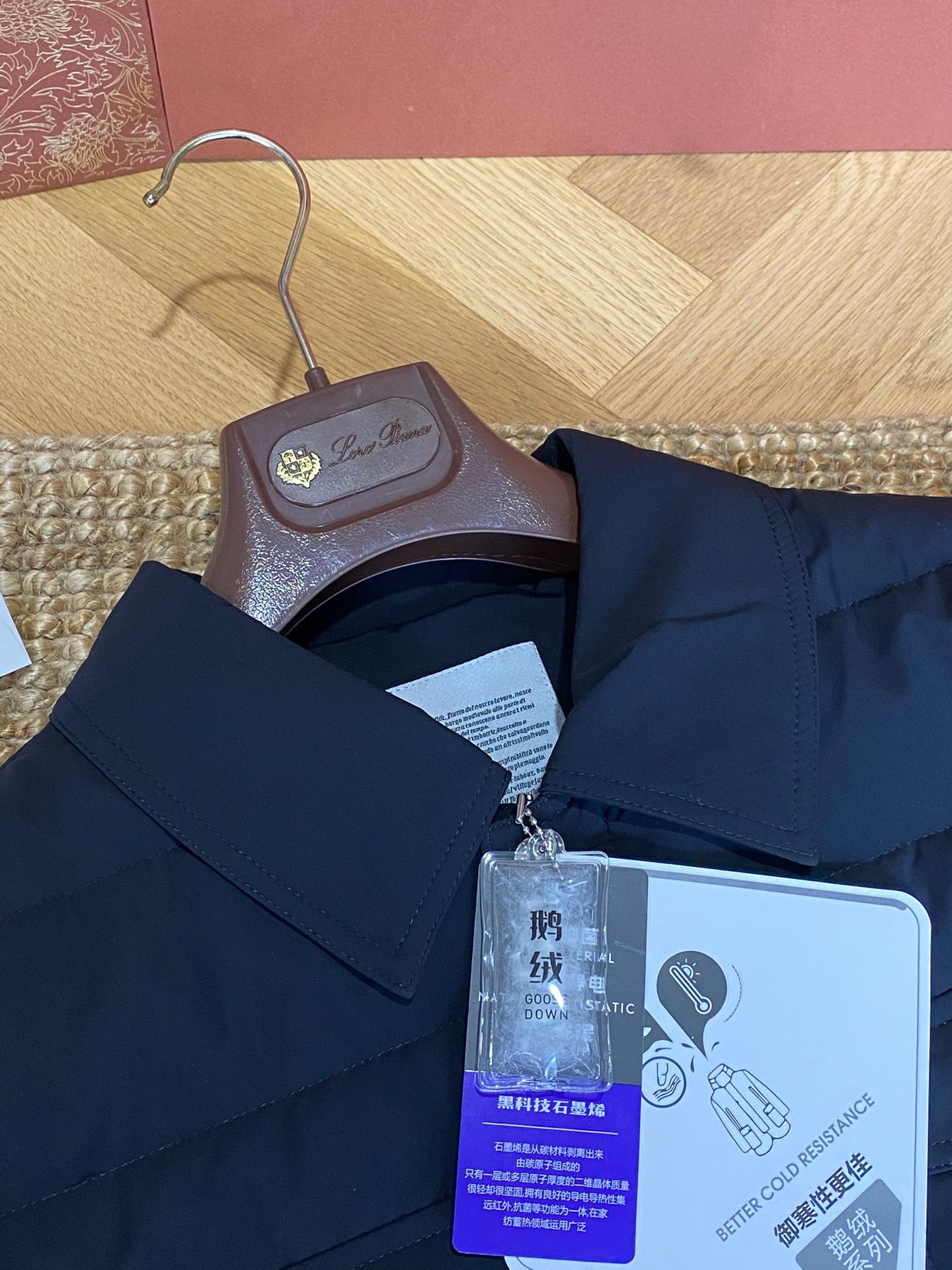 Brunello Cucinelli Steppjacke in Dunkelblau mit Druckknöpfen und Brusttaschen