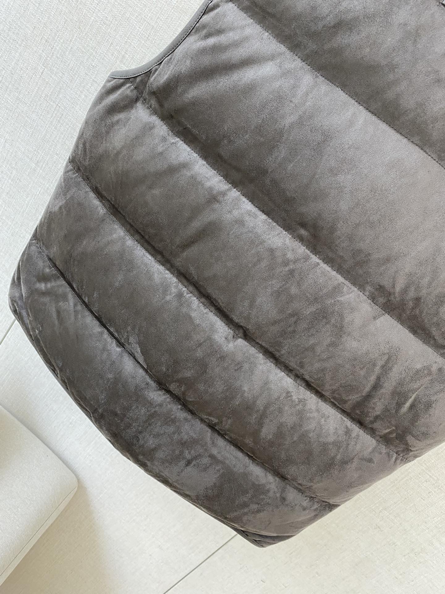 ZEGNA Herren-Daunenweste mit Zipper und Stehkragen Anthrazit