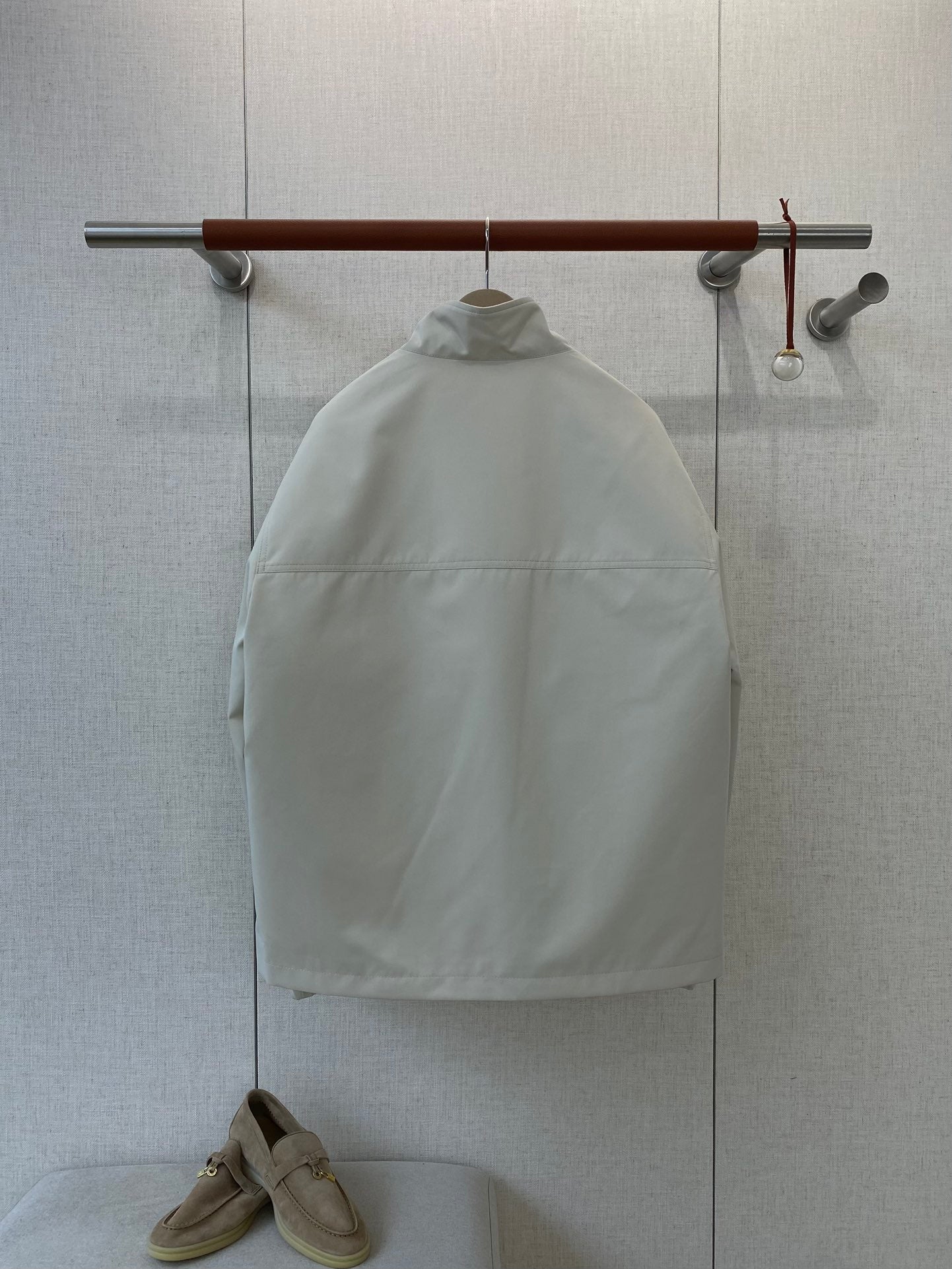 Loro Piana Herren Jacke in Hellgrau mit Reissverschluss und Ziptaschen