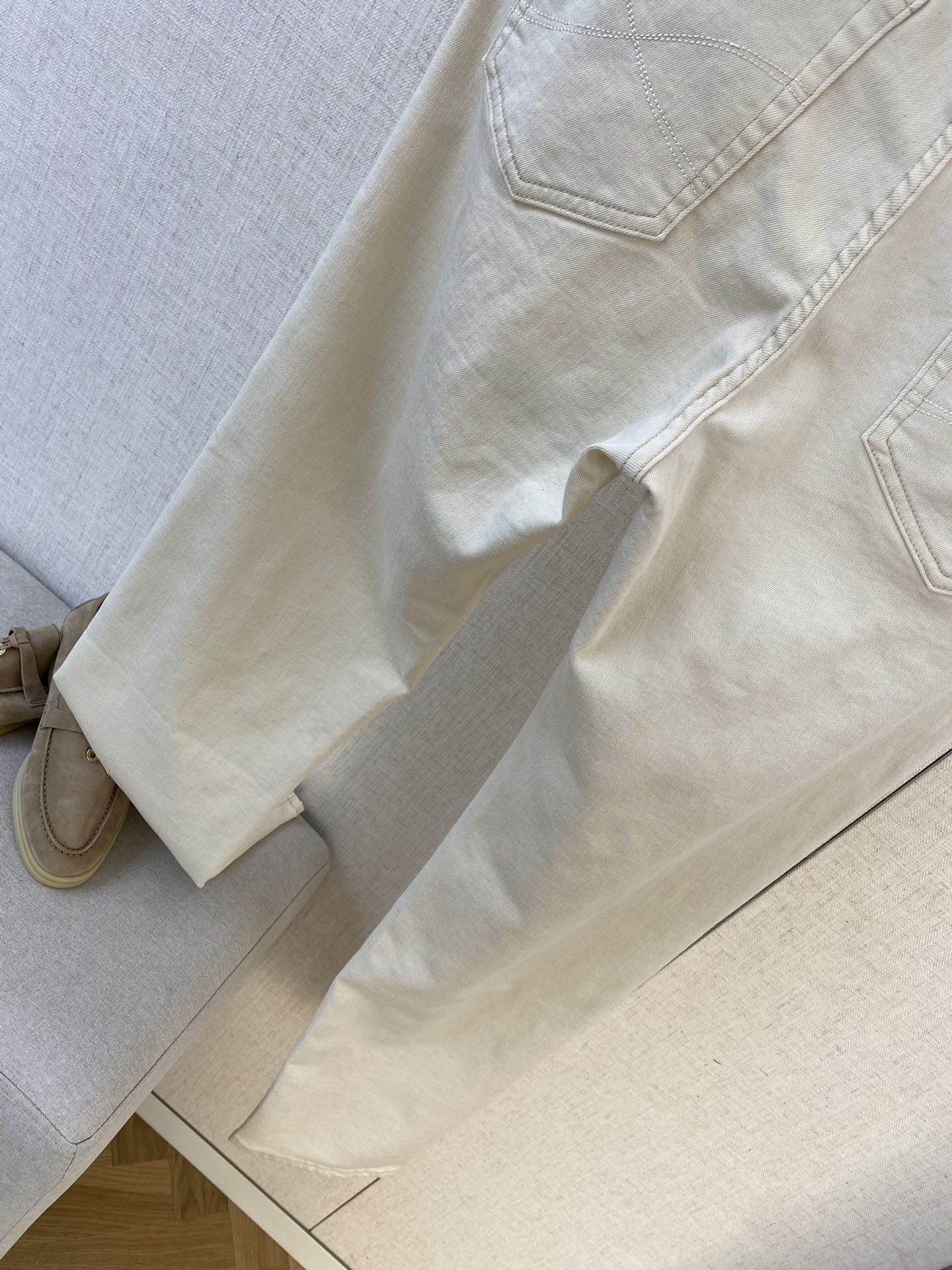 Brunello Cucinelli Weiße Jeans – Klassische Passform