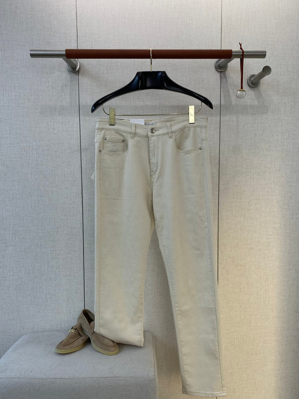 Brunello Cucinelli Weiße Jeans – Klassische Passform