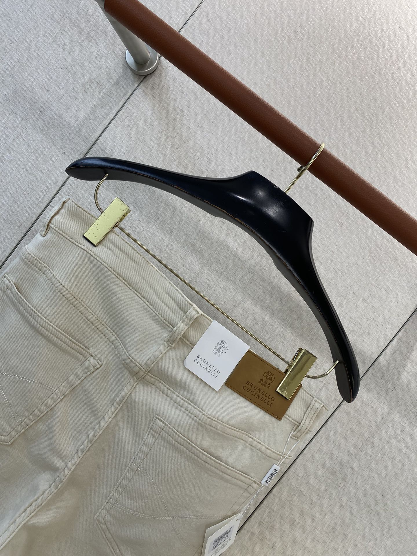Brunello Cucinelli Weiße Jeans – Klassische Passform