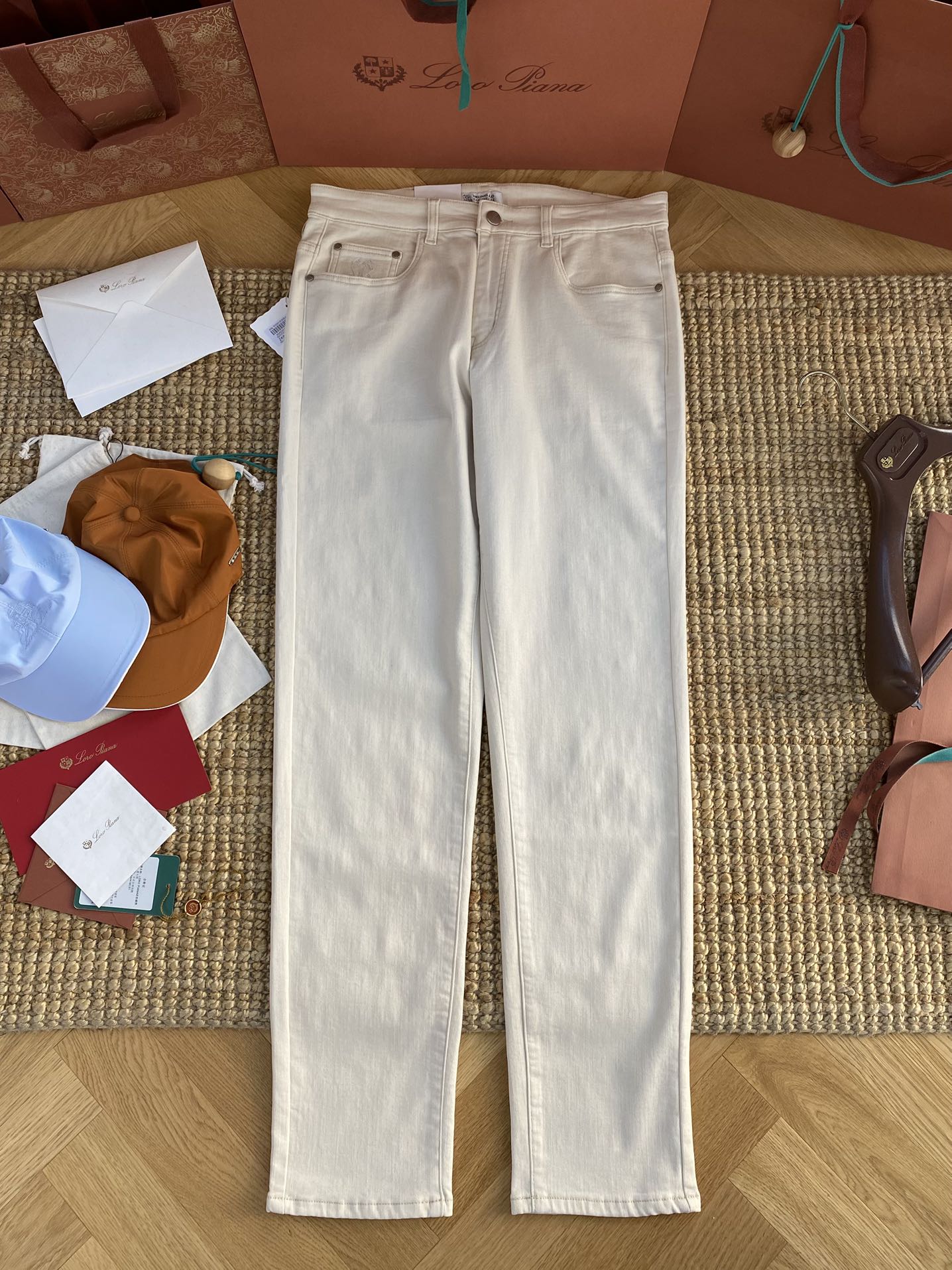 Brunello Cucinelli Weiße Jeans – Klassische Passform