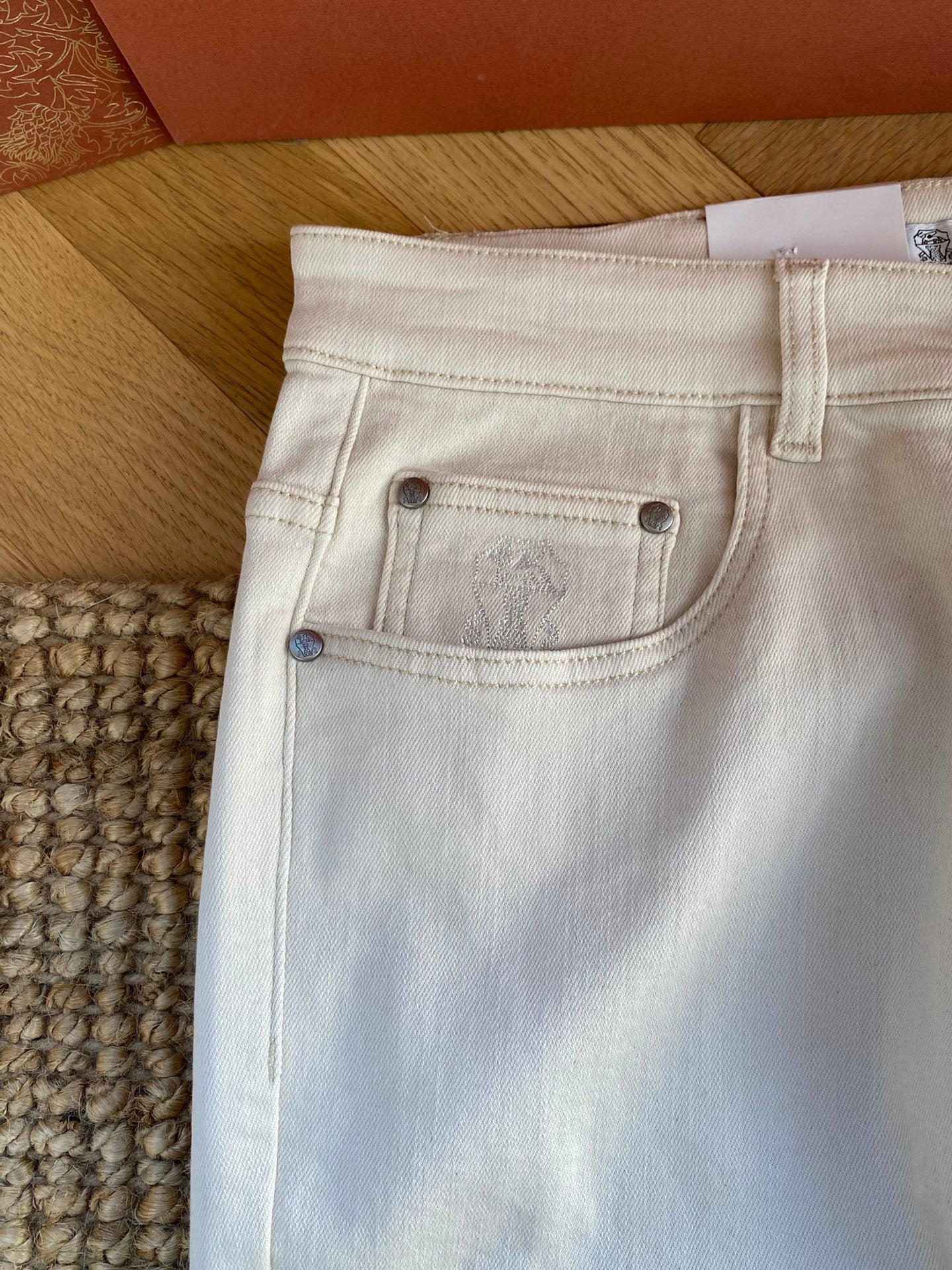 Brunello Cucinelli Weiße Jeans – Klassische Passform