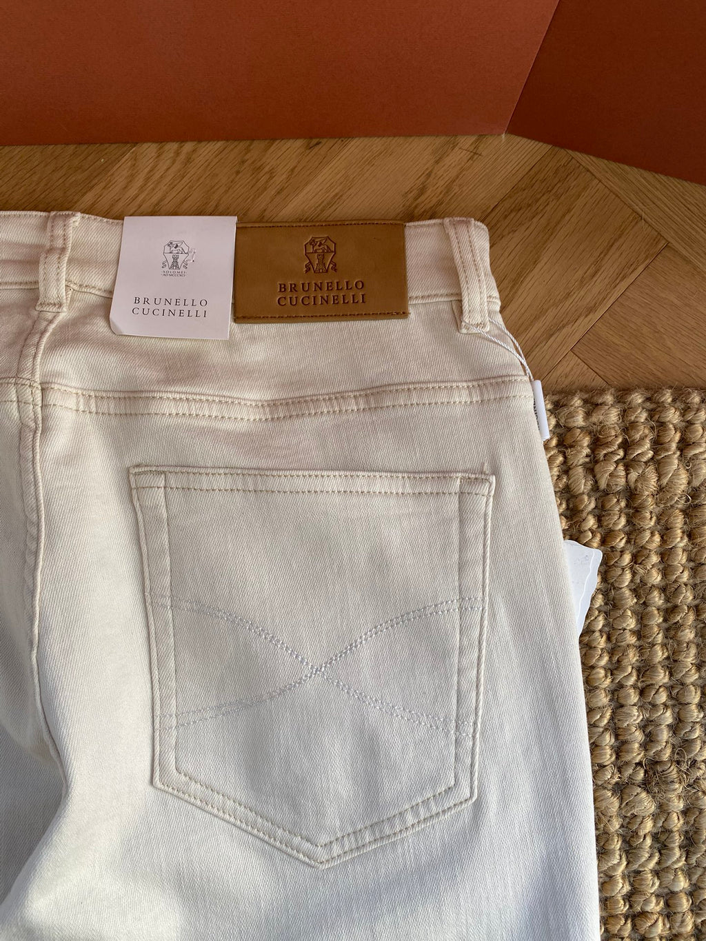 Brunello Cucinelli Weiße Jeans – Klassische Passform