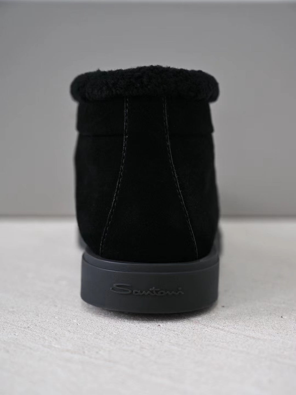 Santoni Herren Mokassin-Boots aus schwarzem Veloursleder mit Lammfellfutter