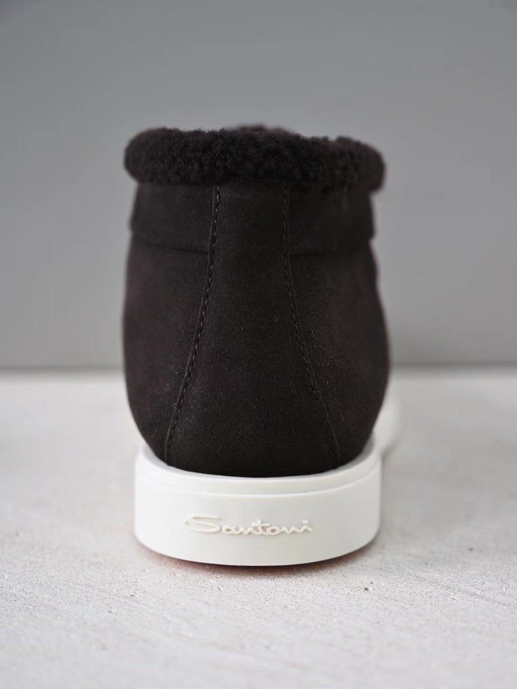Santoni Herren Mokassin-Boots aus schwarzem Veloursleder mit warmem Lammfellfutter