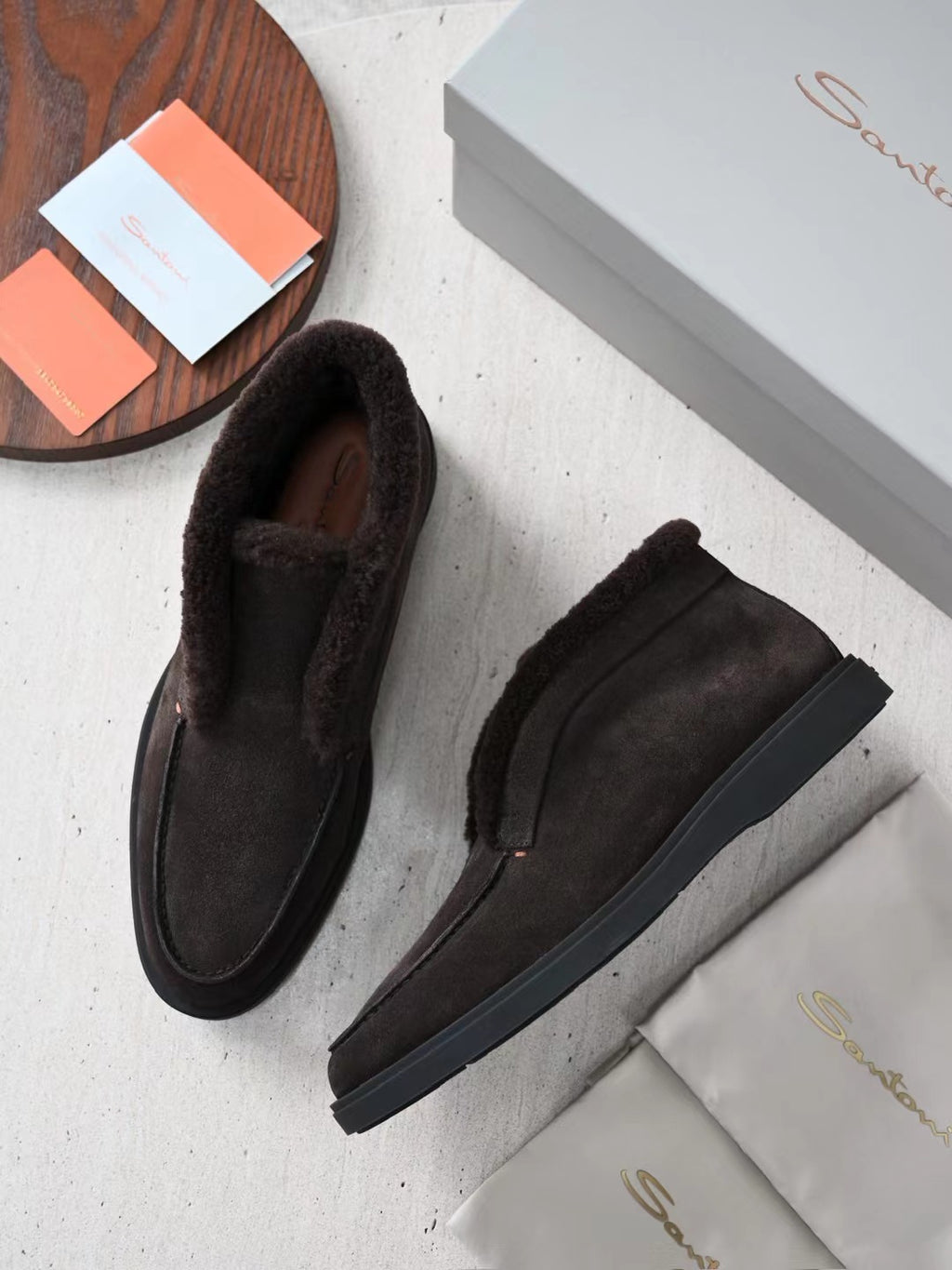 Santoni Herren Mokassin-Boots aus dunkelbraunem Veloursleder mit warmem Lammfellfutter