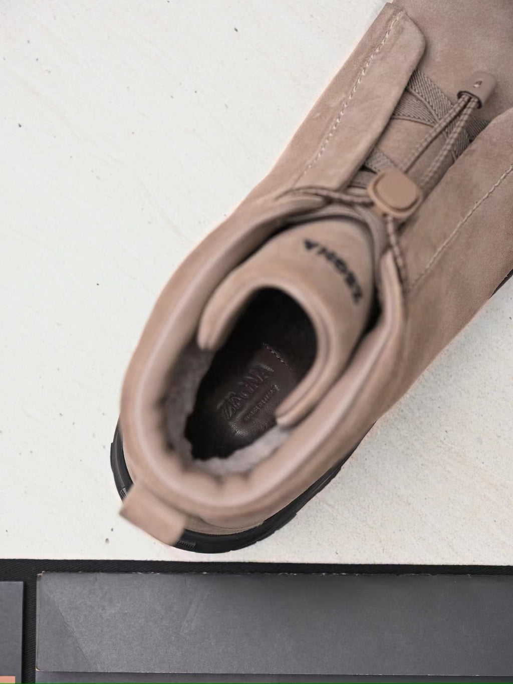 Zegna Herren Wanderboots aus Veloursleder mit Vibram-Sohle und Front-Zipper