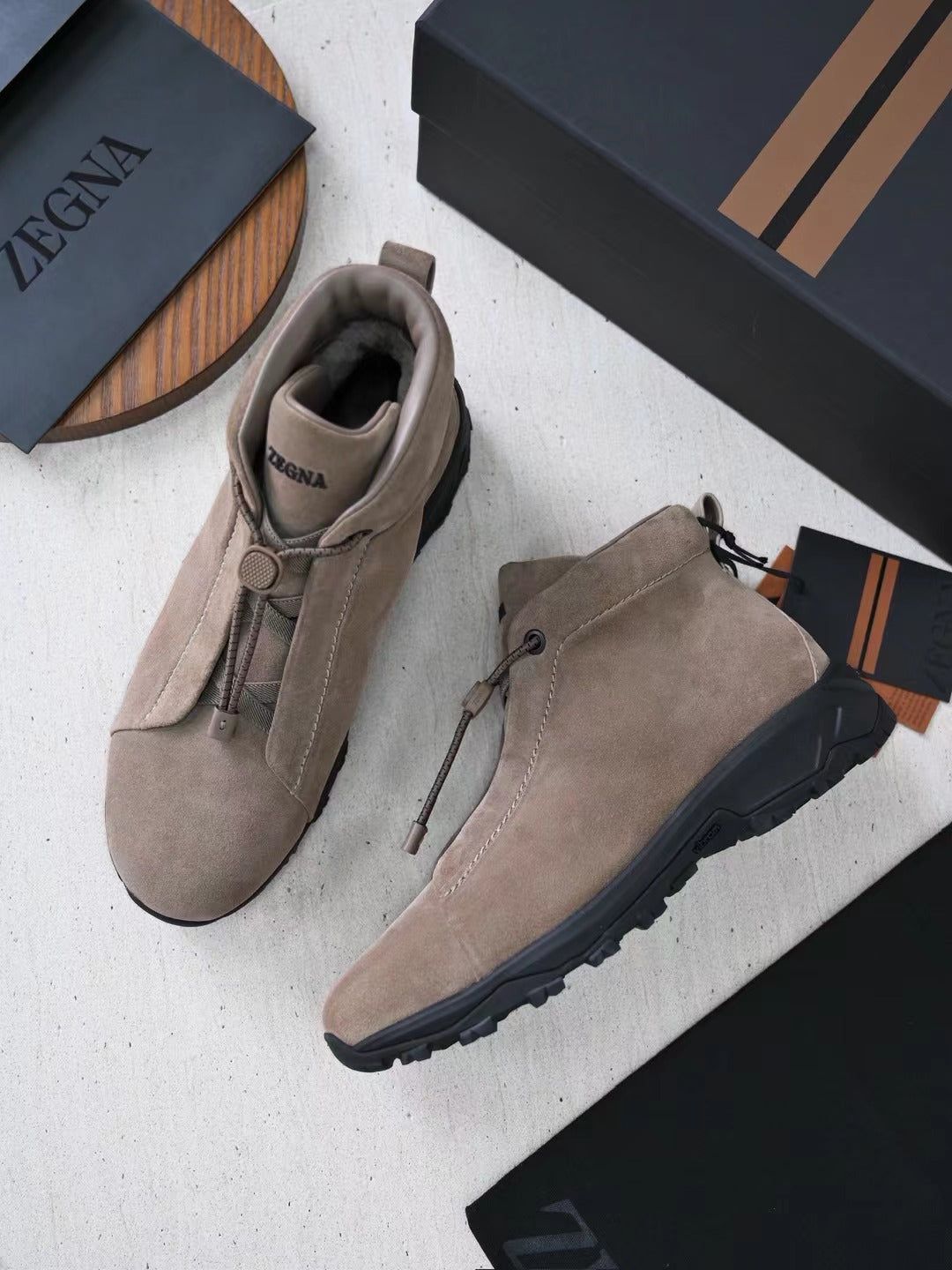 Zegna Herren Wanderboots aus Veloursleder mit Vibram-Sohle und Front-Zipper