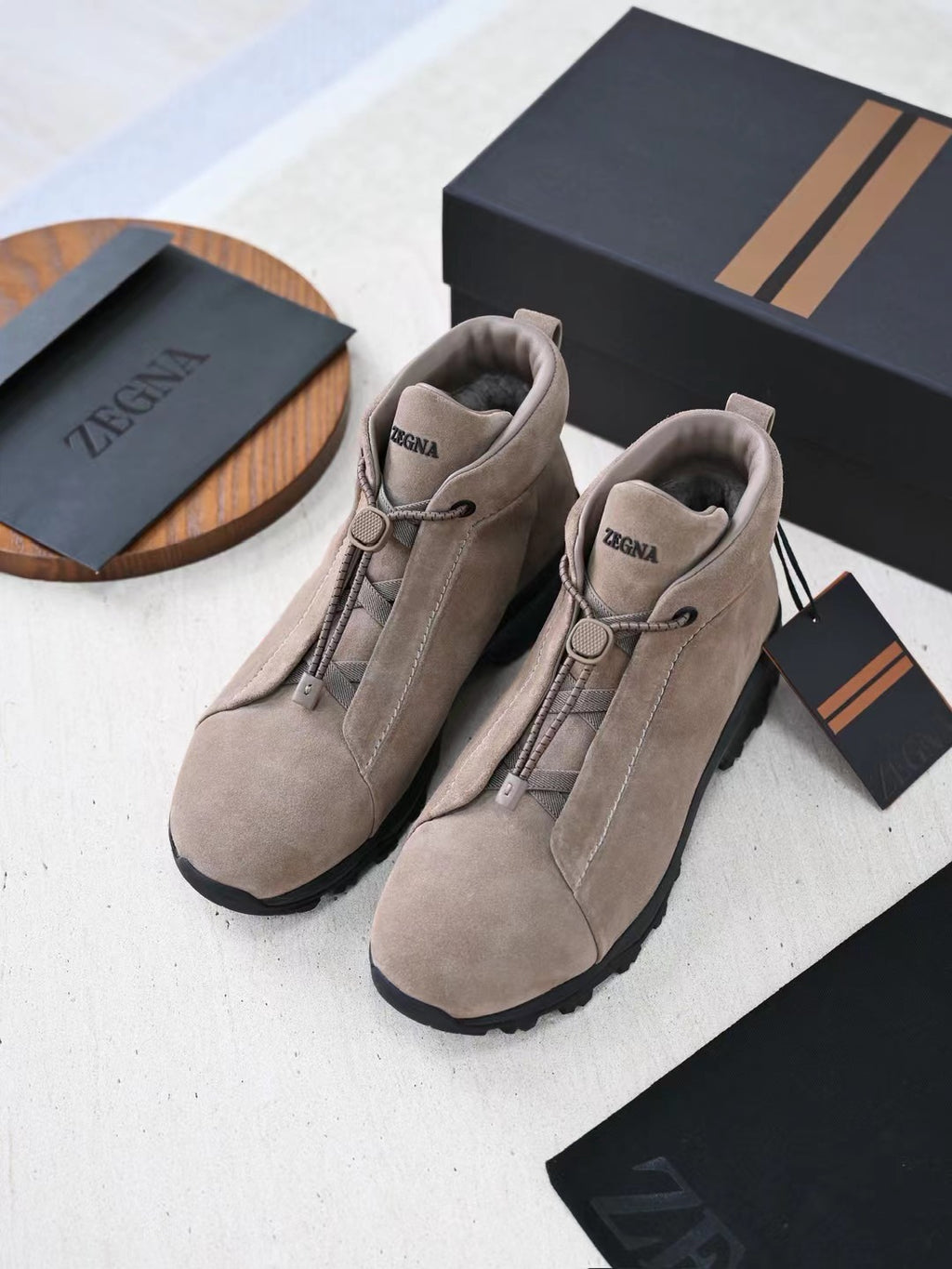Zegna Herren Wanderboots aus Veloursleder mit Vibram-Sohle und Front-Zipper