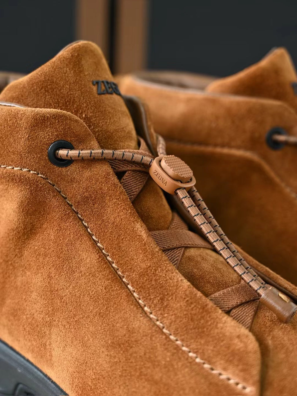 Zegna Herren Wanderboots aus cognacfarbenem Veloursleder mit Vibram-Sohle und Front-Zipper