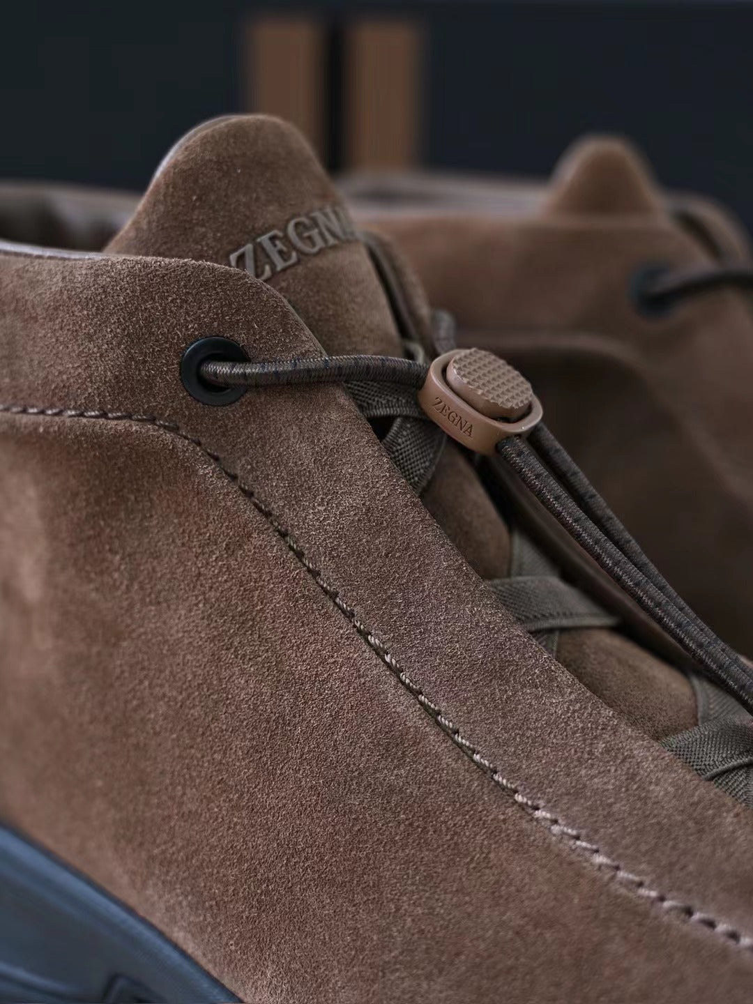 Zegna Herren Wanderboots aus dunkelbraunem Veloursleder mit Vibram-Sohle und Front-Zipper