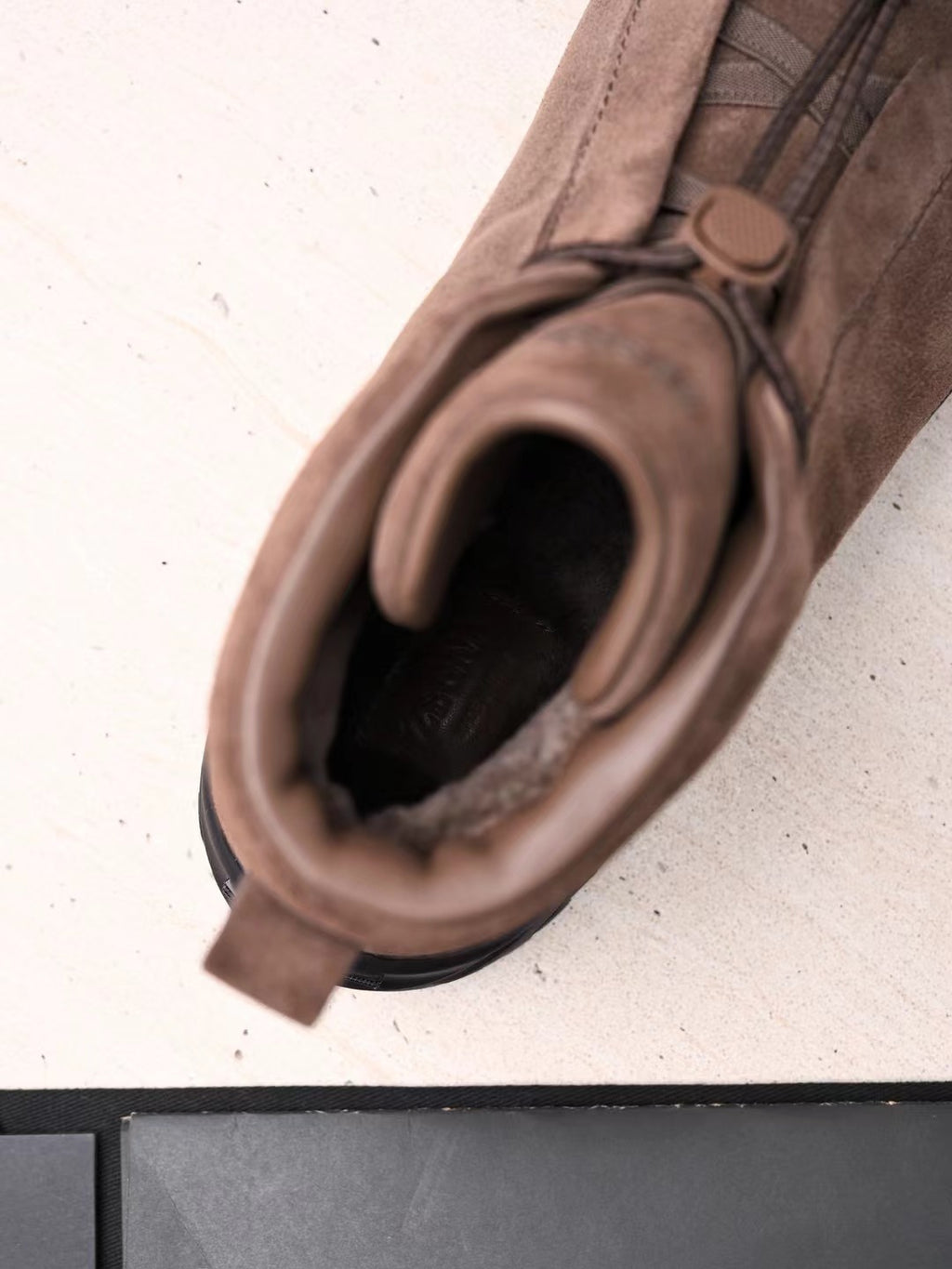 Zegna Herren Wanderboots aus dunkelbraunem Veloursleder mit Vibram-Sohle und Front-Zipper