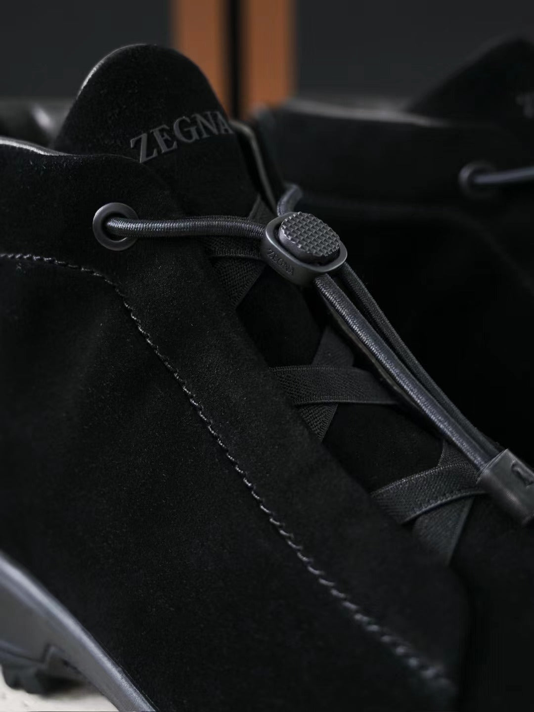 Zegna Herren Wanderboots aus schwarzem Veloursleder mit Vibram-Sohle und Front-Zipper