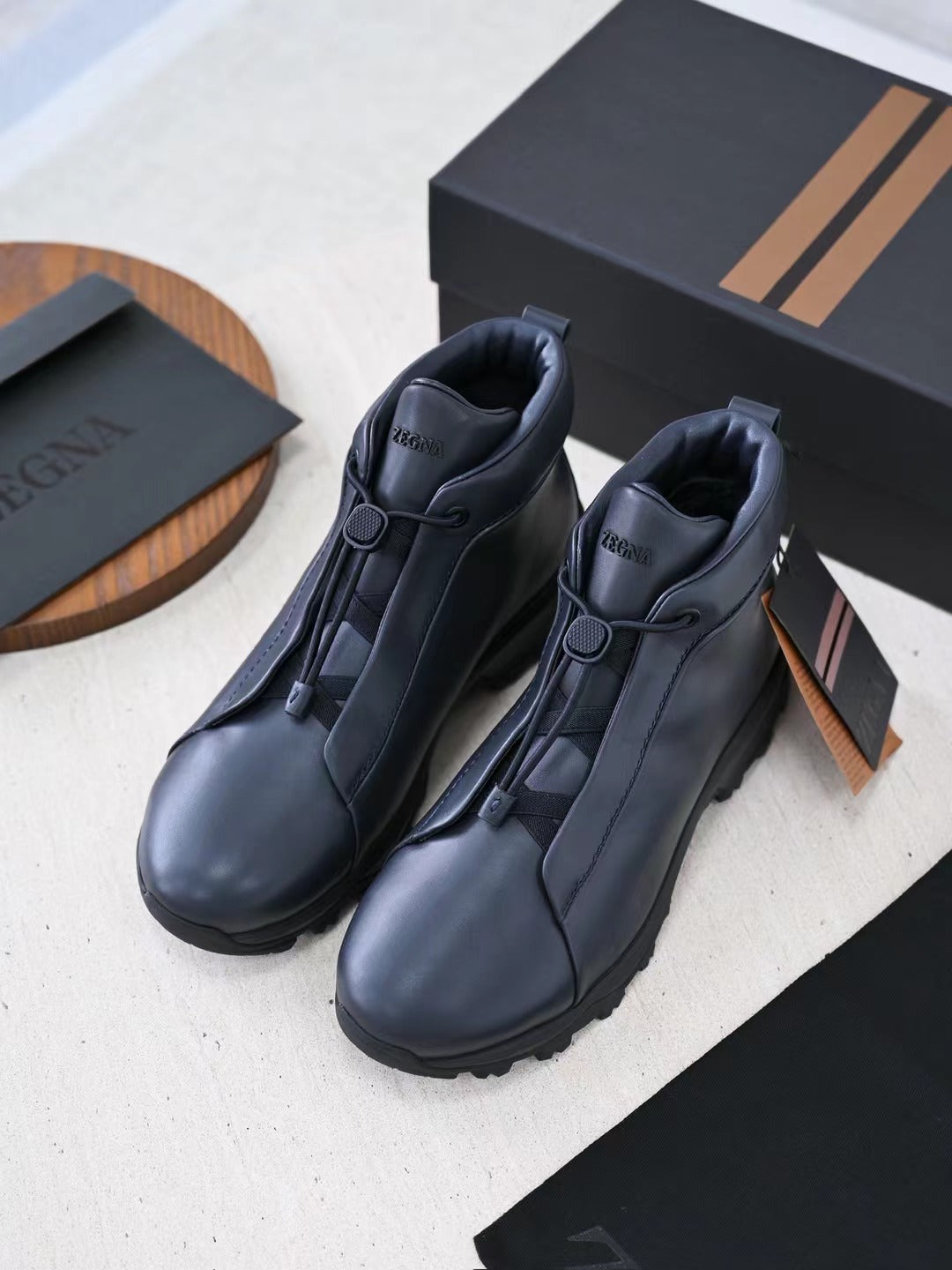 Zegna Herren Wanderboots aus schwarzem Glattleder mit Vibram-Sohle und Front-Zipper