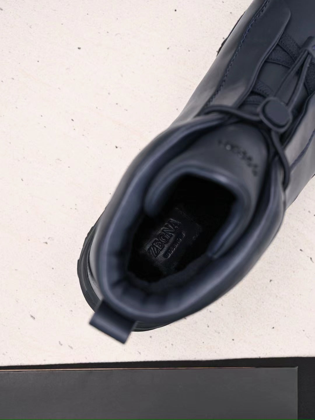Zegna Herren Wanderboots aus schwarzem Glattleder mit Vibram-Sohle und Front-Zipper