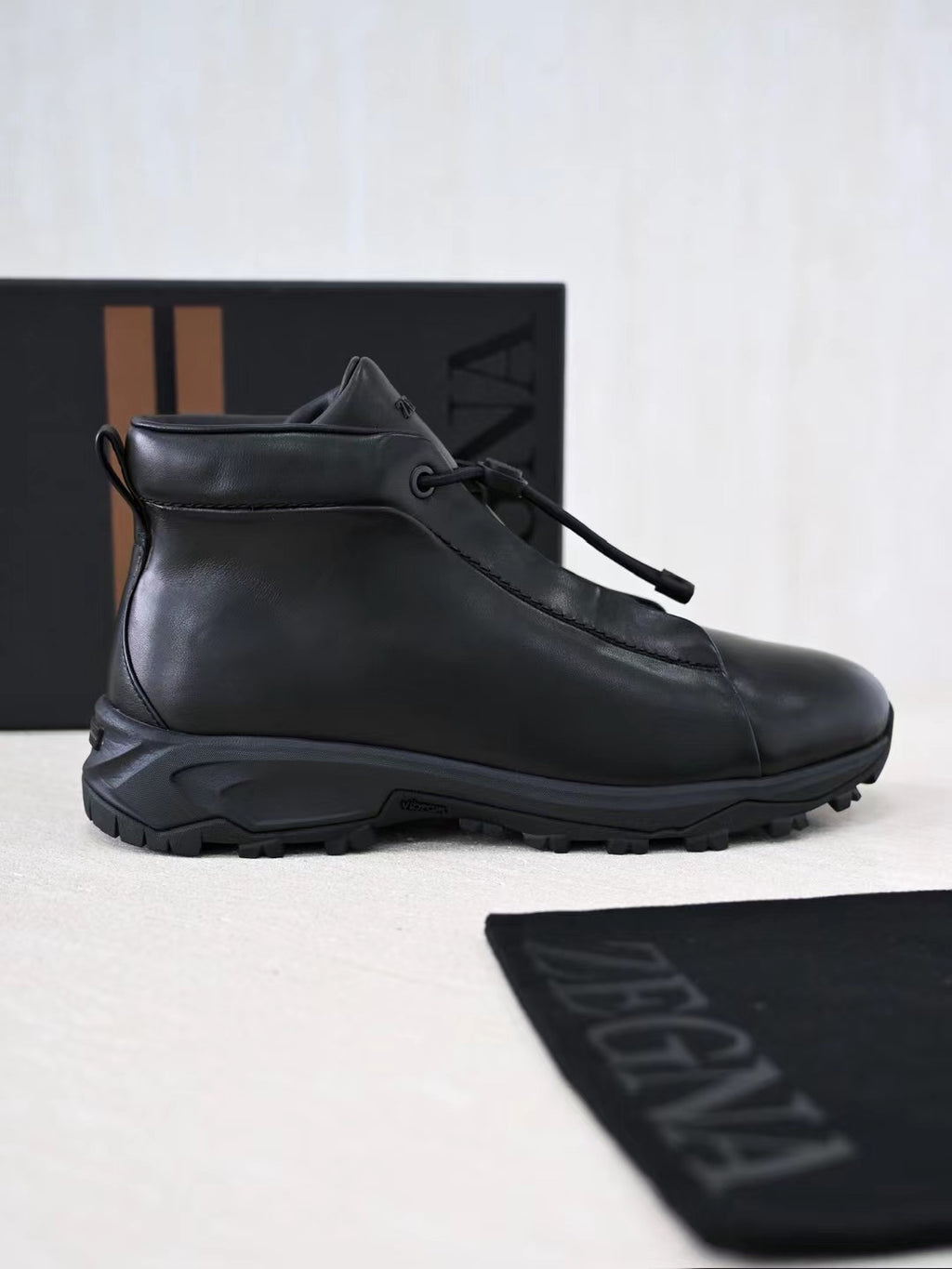Zegna Herren Wanderboots Aus Schwarzem Glattleder mit Vibram-Sohle und Front-Zipper