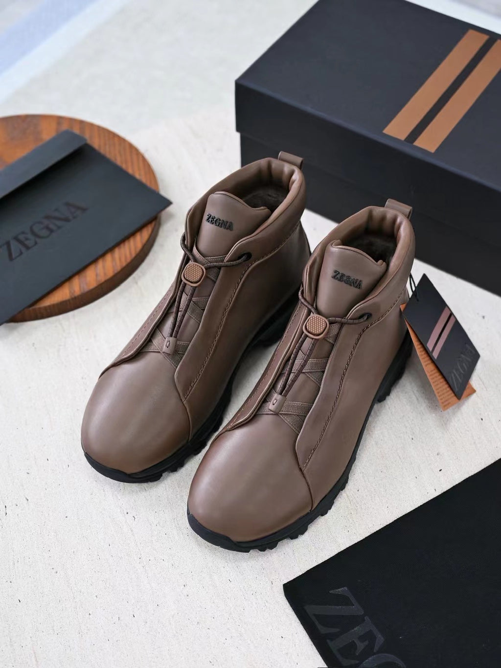 Zegna Herren Wanderboots aus braunem Glattleder mit Vibram-Sohle und Front-Zipper