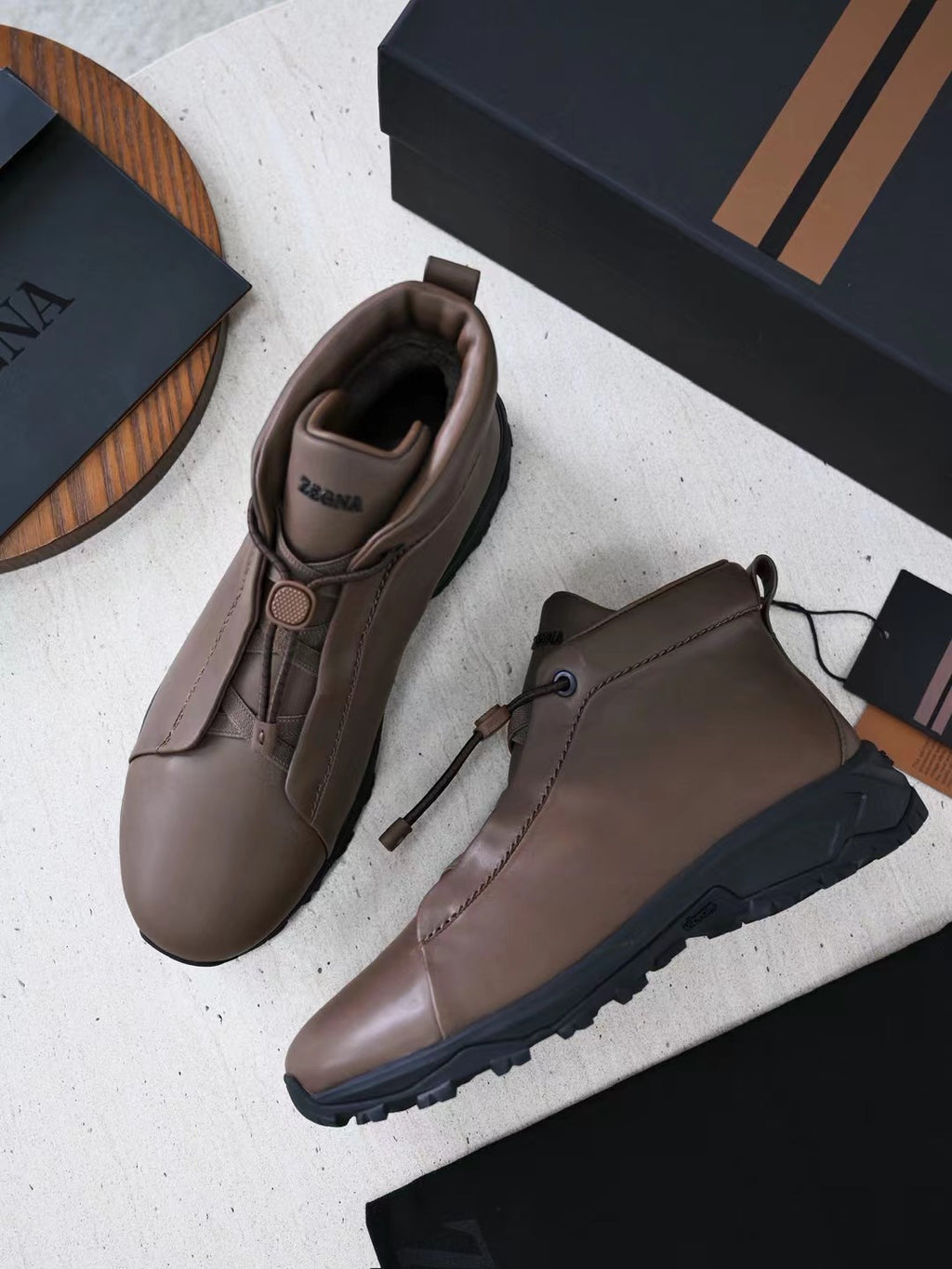 Zegna Herren Wanderboots aus braunem Glattleder mit Vibram-Sohle und Front-Zipper