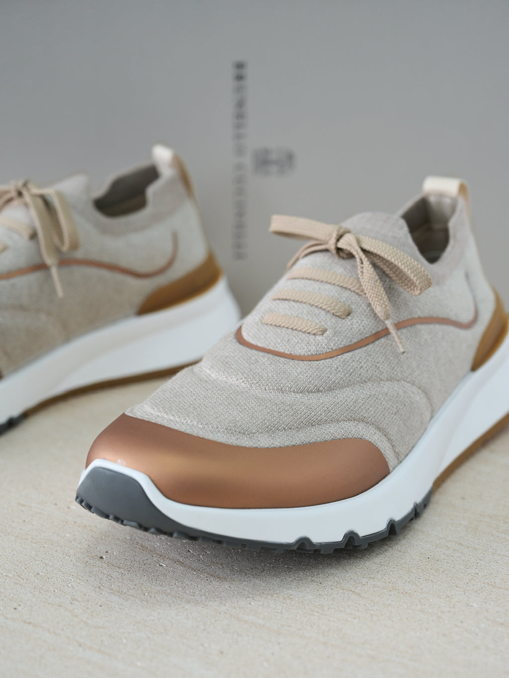 Brunello Cucinelli Herren Sneaker aus Strick mit Metallic-Details in Beige